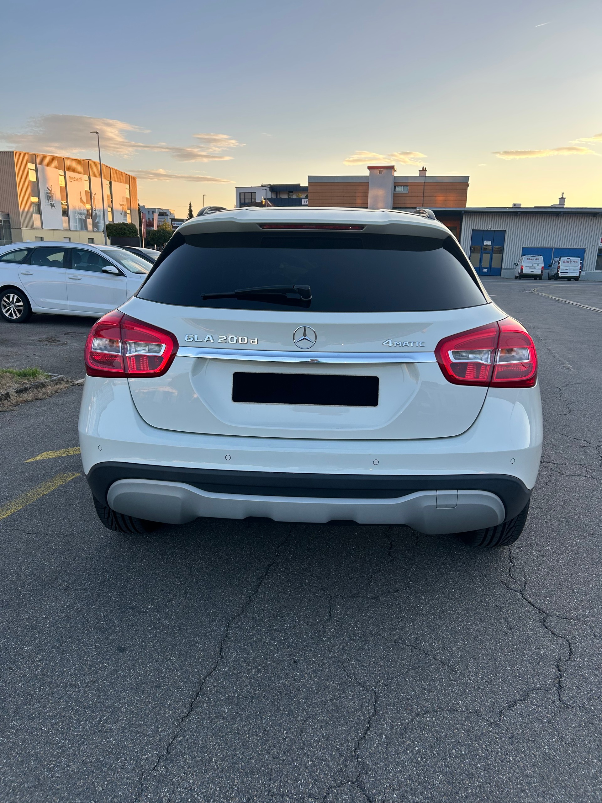 MERCEDES-BENZ GLA 200 d Swiss Star Edition 4Matic 7G-DCT-image-15