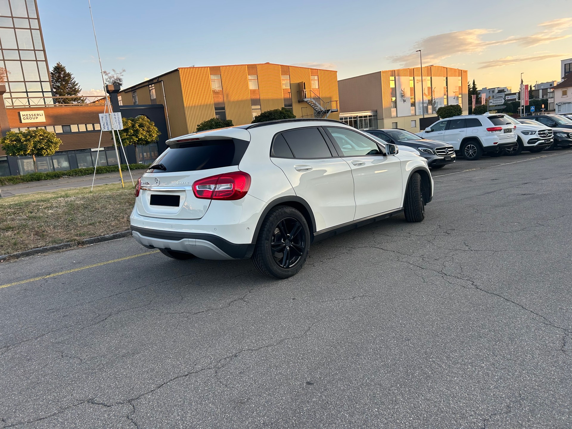 MERCEDES-BENZ GLA 200 d Swiss Star Edition 4Matic 7G-DCT-image-7