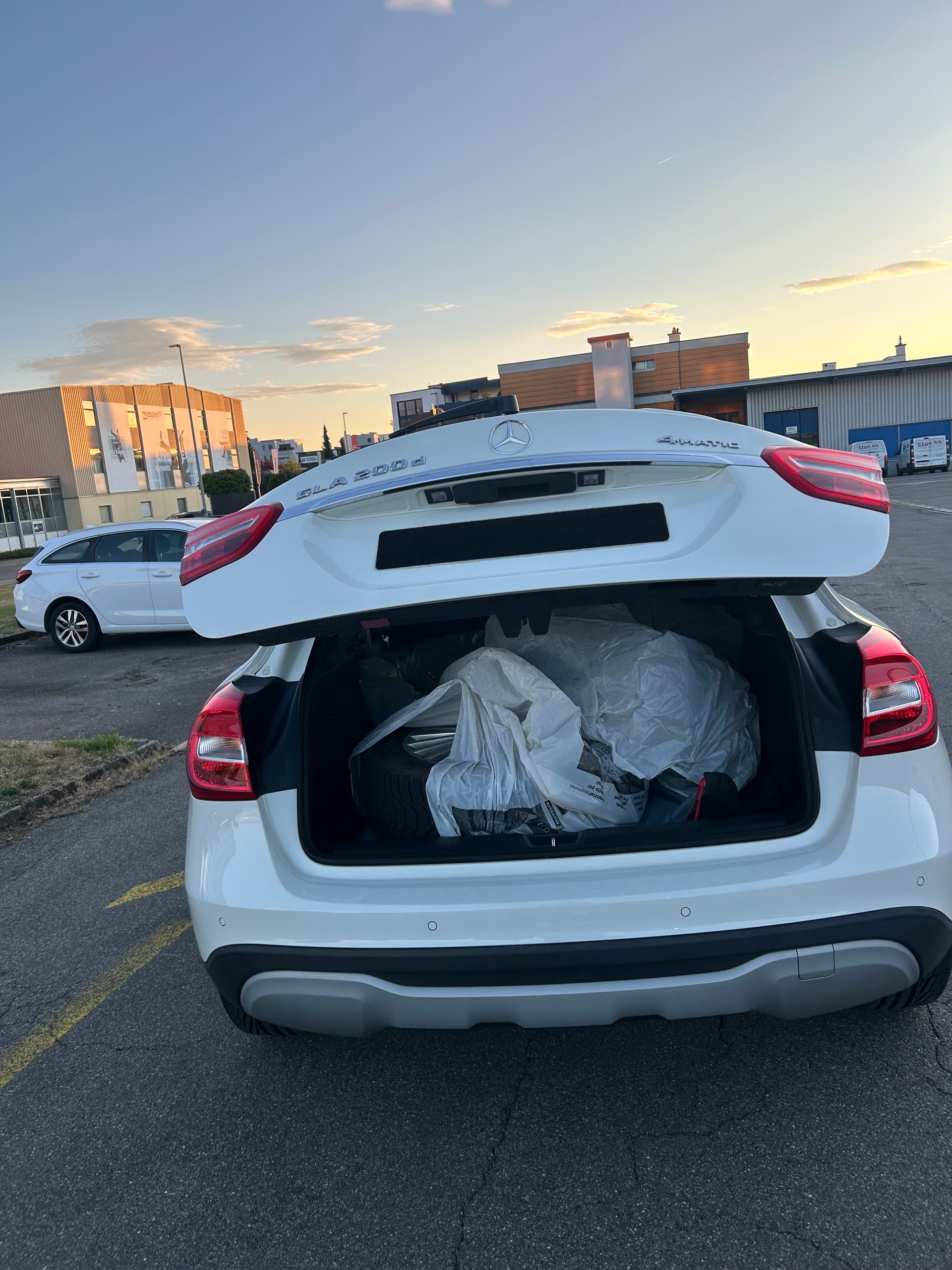MERCEDES-BENZ GLA 200 d Swiss Star Edition 4Matic 7G-DCT-image-11