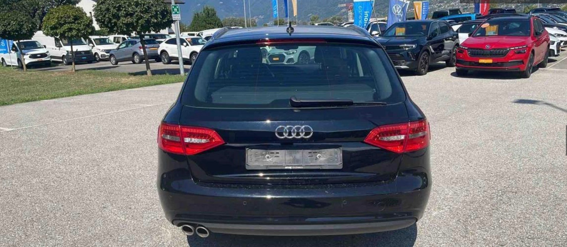 AUDI A4 Avant 2.0 TDI Attraction multitronic-image-2