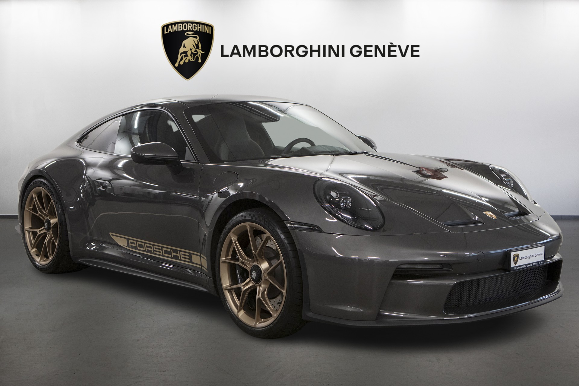 PORSCHE 911 GT3 Touring-image-0