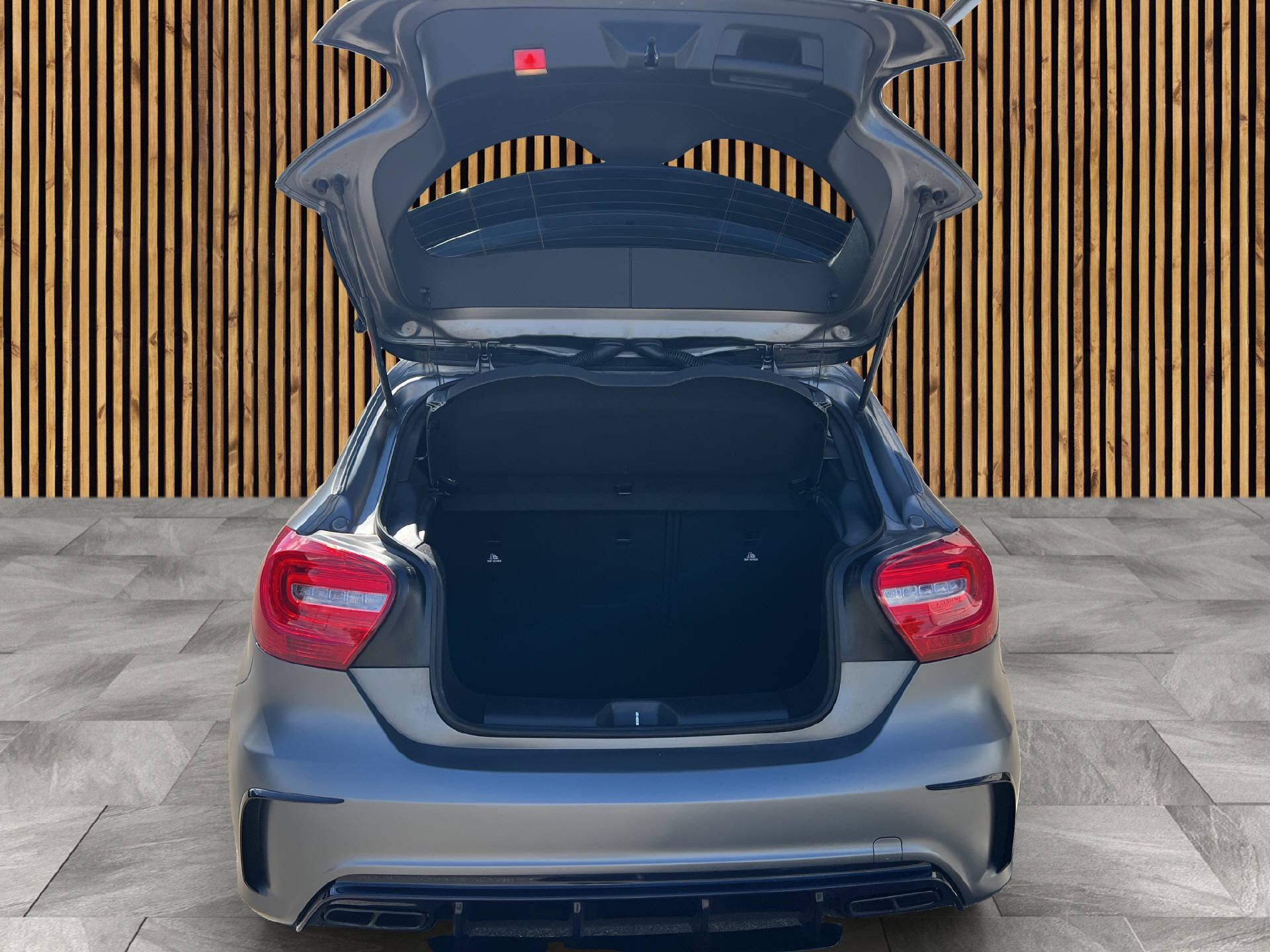MERCEDES-BENZ A 45 AMG 4m-image-14