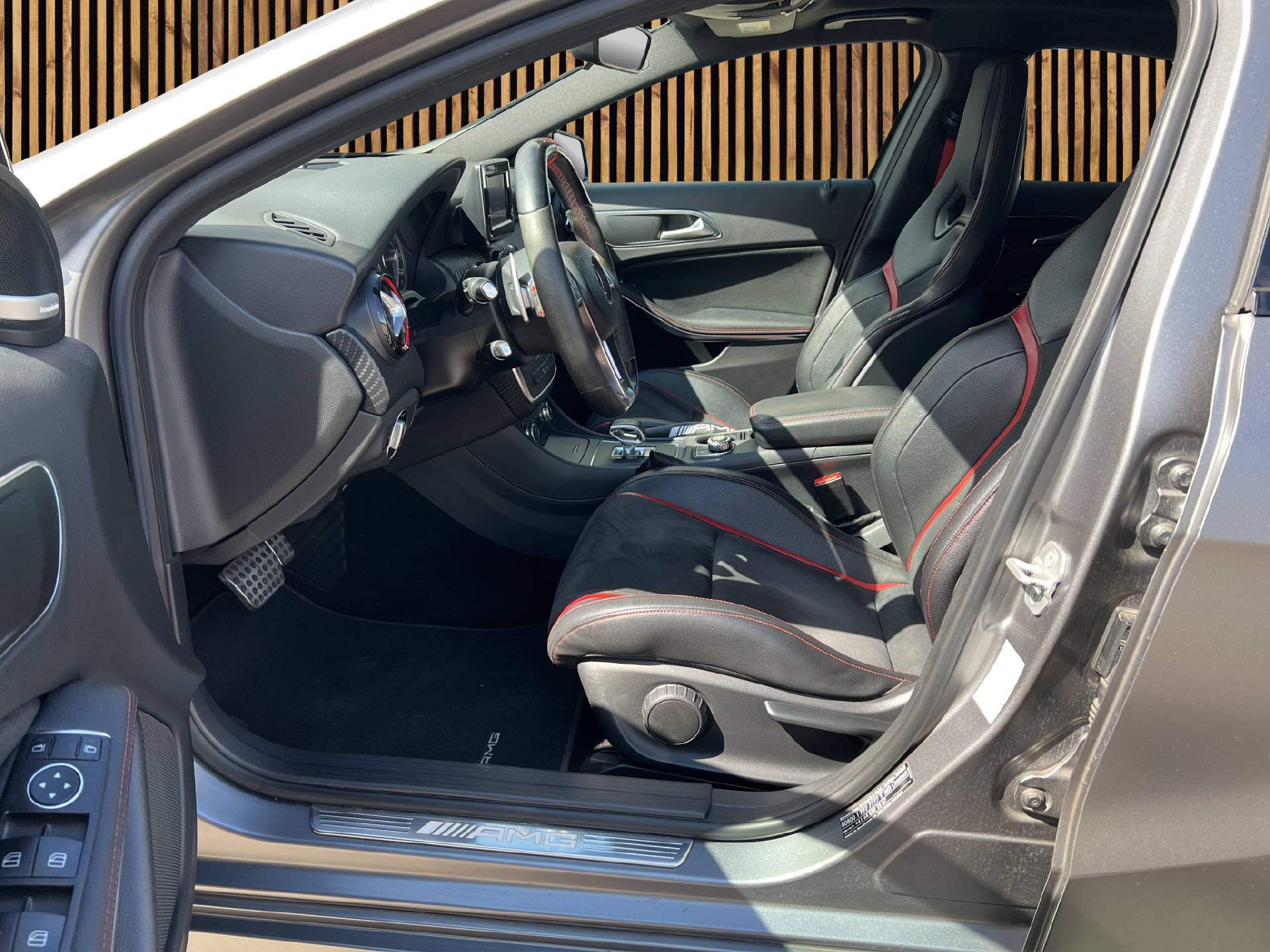 MERCEDES-BENZ A 45 AMG 4m-image-8