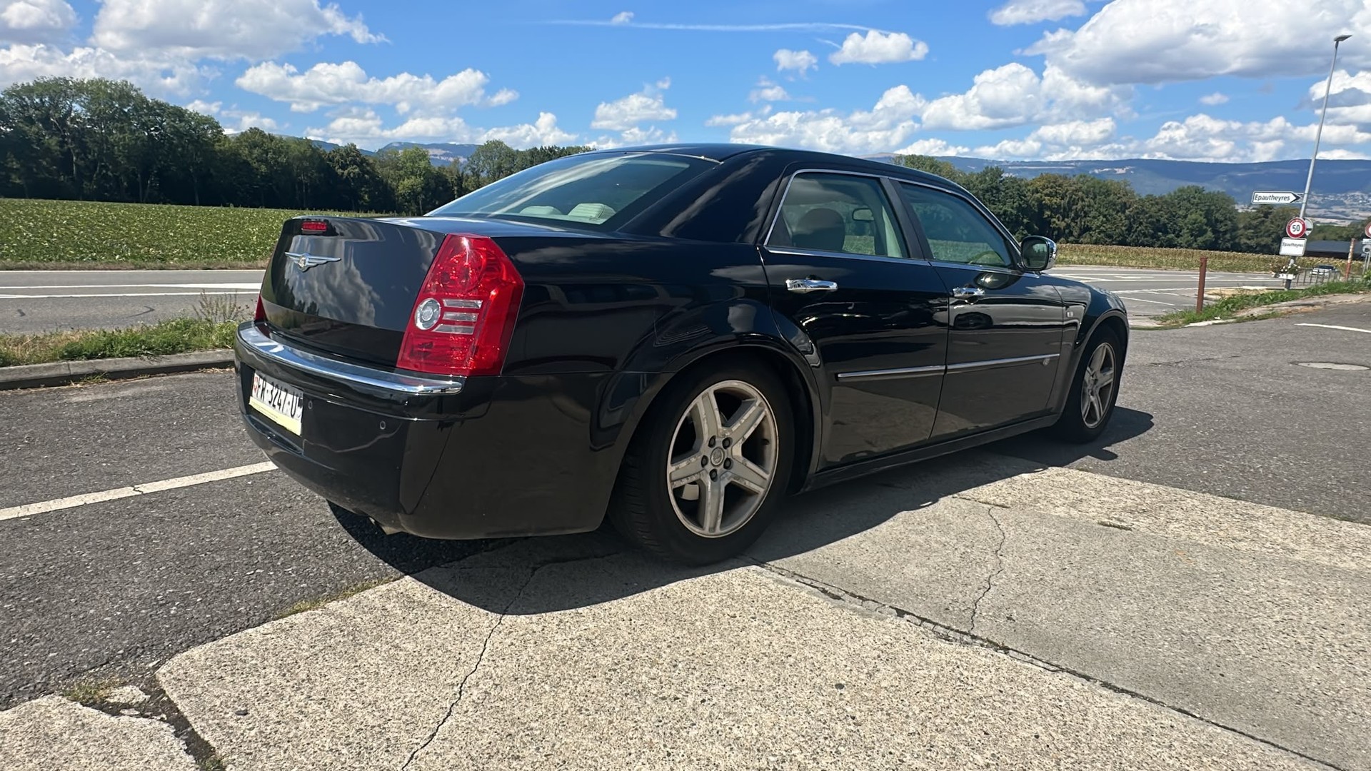 CHRYSLER 300C-image-2