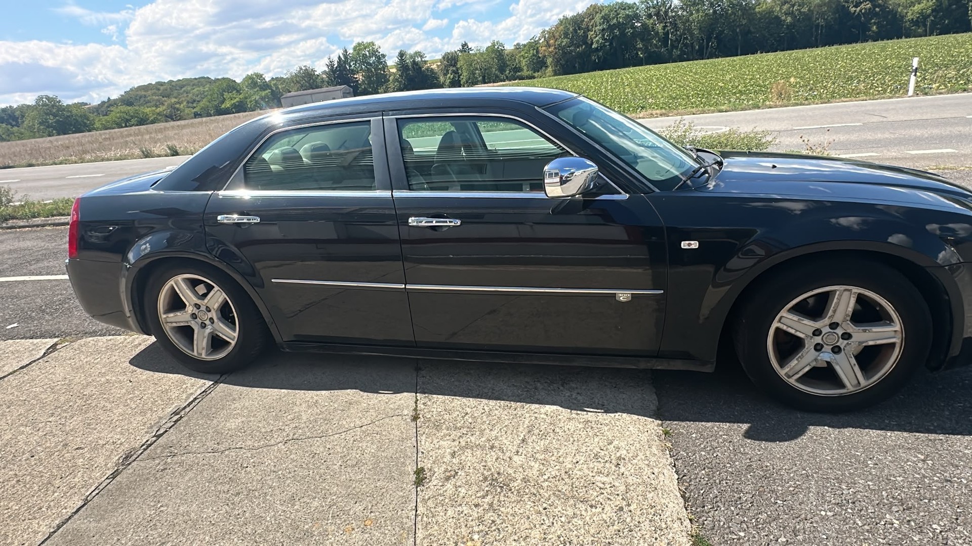 CHRYSLER 300C-image-4