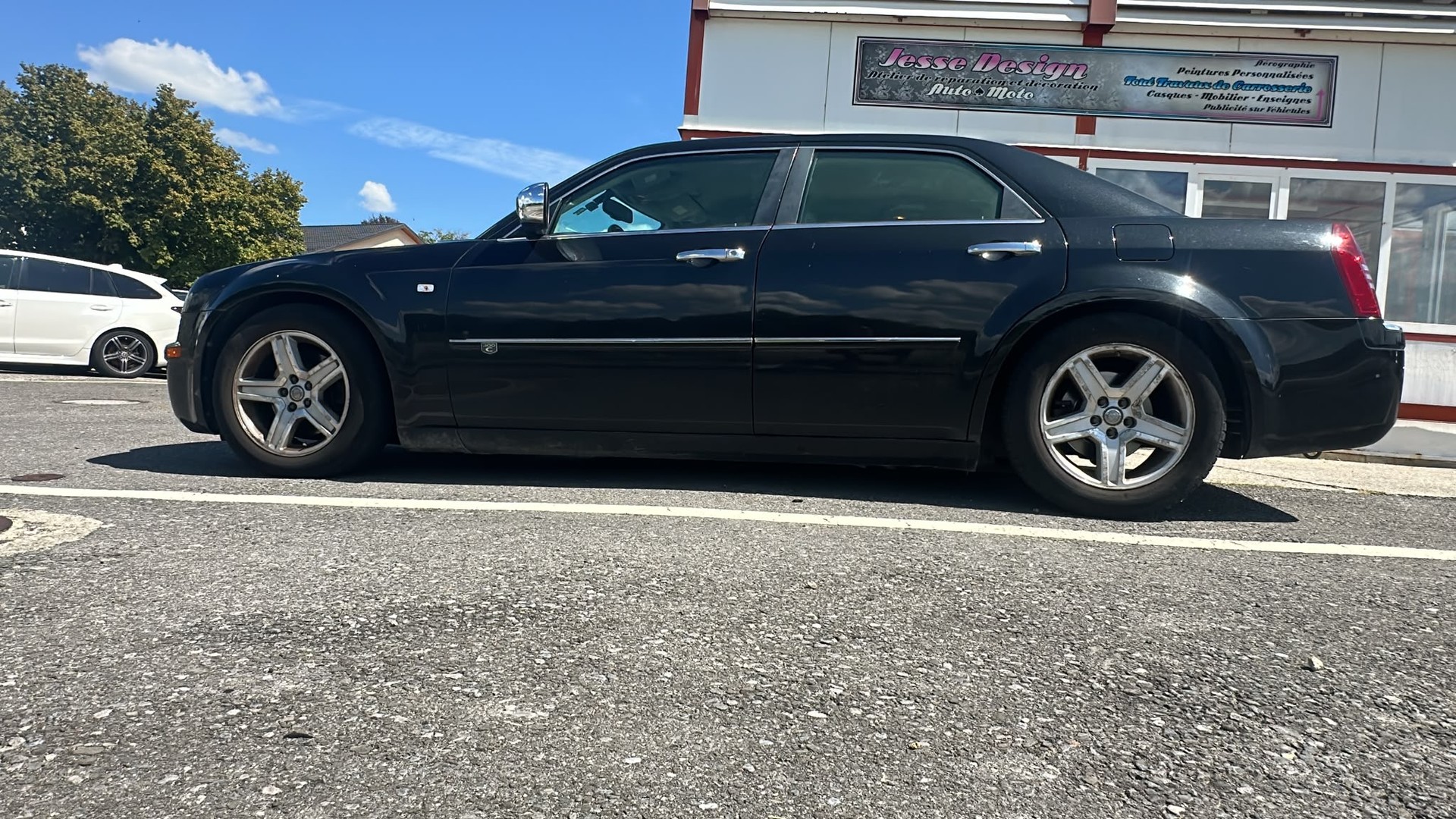 CHRYSLER 300C-image-7