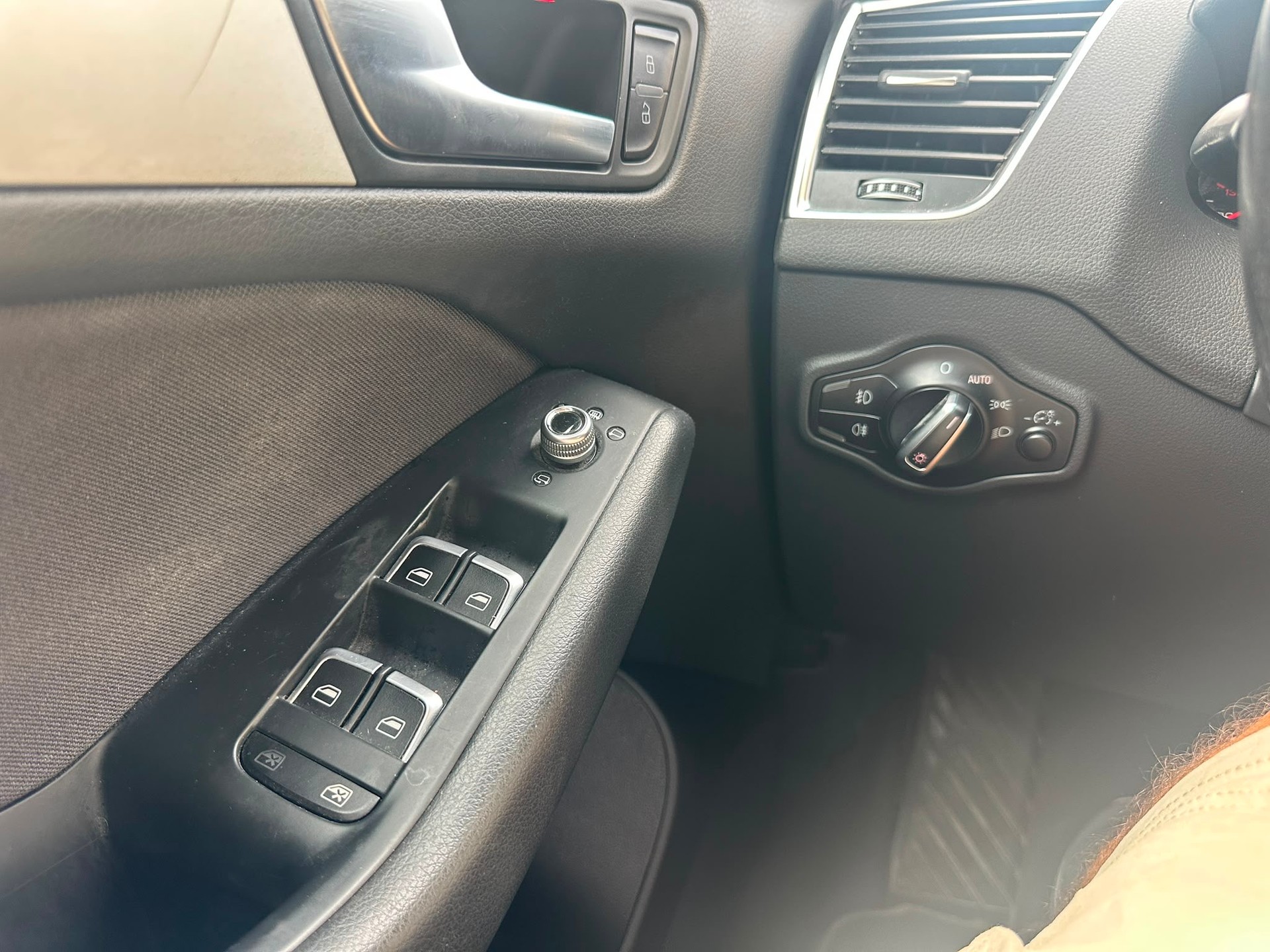 AUDI Q5 2.0 TDI quattro S-tronic-image-8