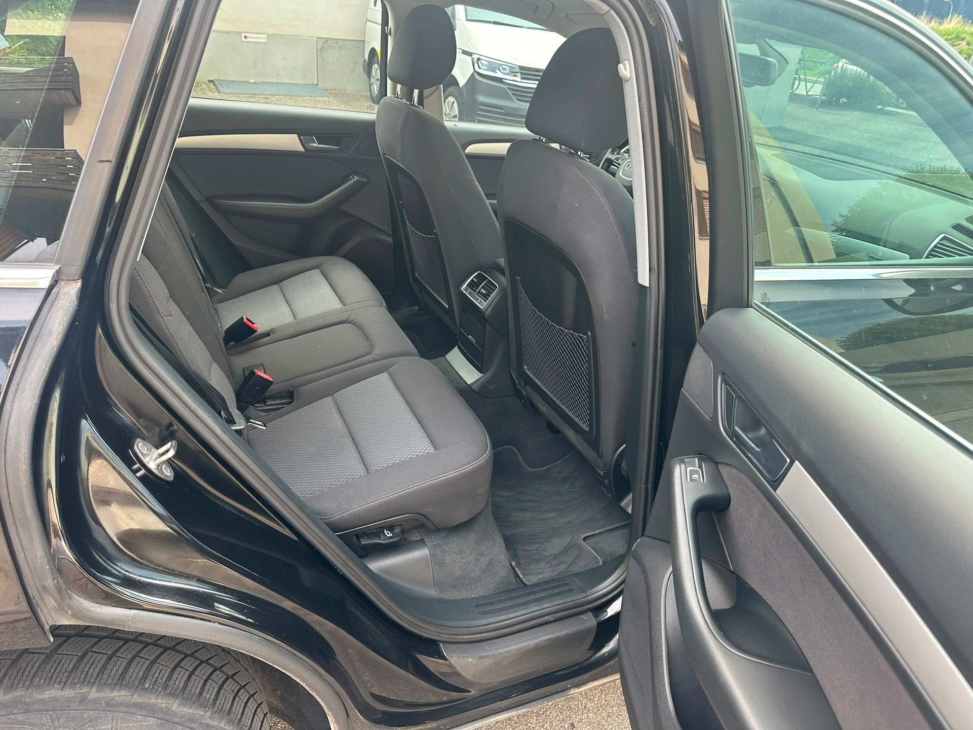 AUDI Q5 2.0 TDI quattro S-tronic-image-11