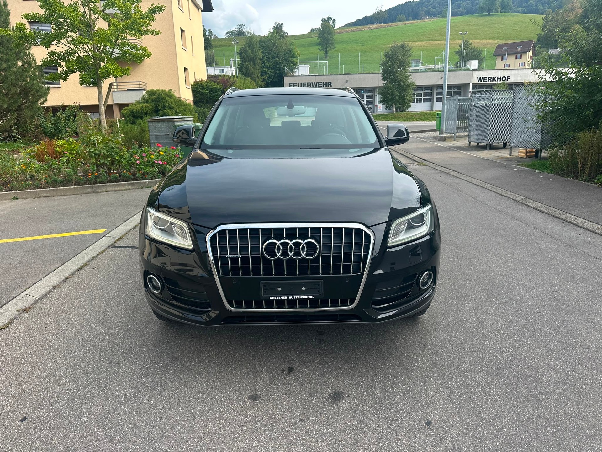 AUDI Q5 2.0 TDI quattro S-tronic-image-2