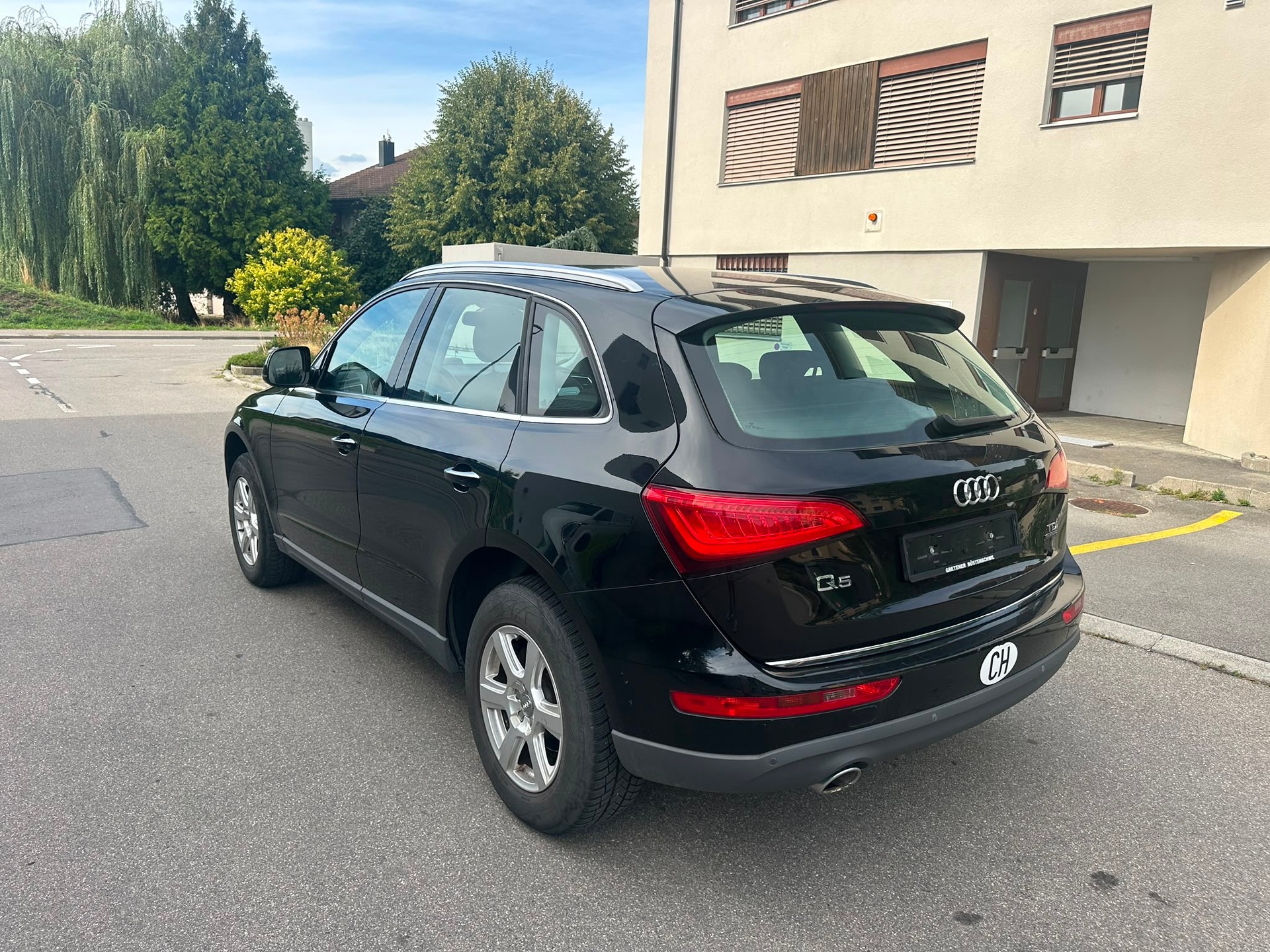 AUDI Q5 2.0 TDI quattro S-tronic-image-4
