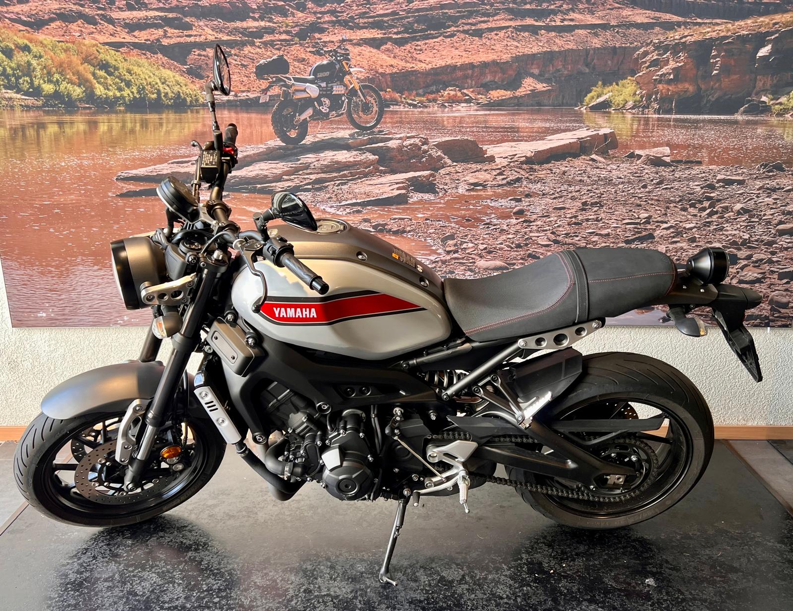 YAMAHA XSR 900-showroom-element-3