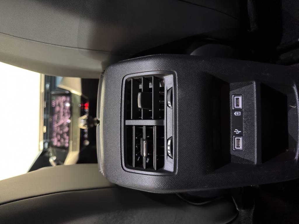 PEUGEOT 308 1.2 Pure Tech Allure Pack // Pack Drive Assist Plus / Caméra recul / Navigation DAB+-image-11
