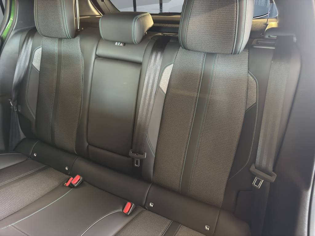 PEUGEOT 308 1.2 Pure Tech Allure Pack // Pack Drive Assist Plus / Caméra recul / Navigation DAB+-image-8
