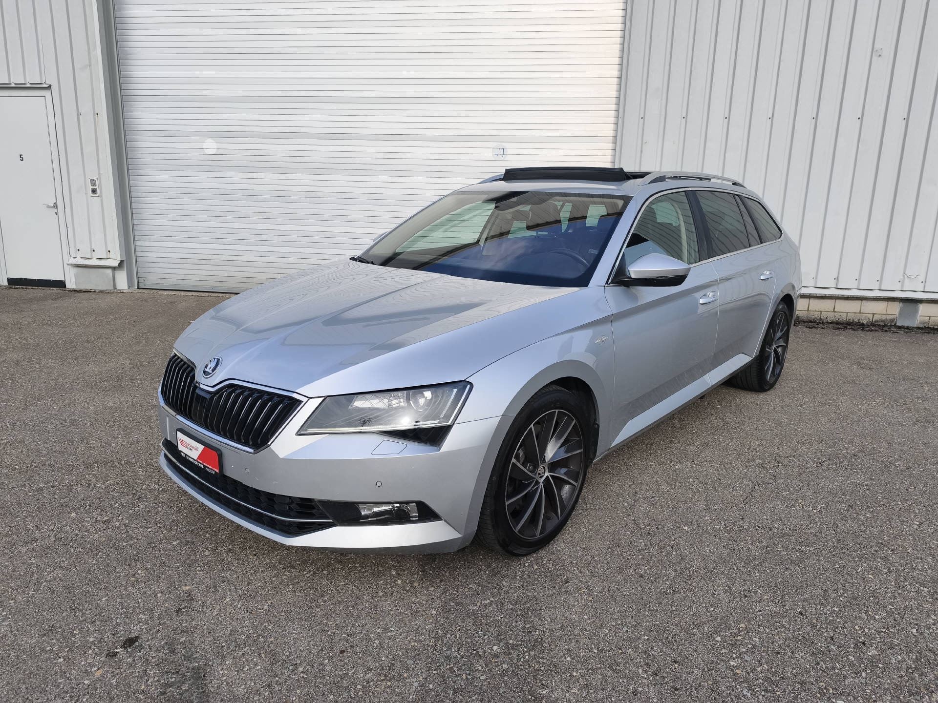 SKODA Superb Combi 2.0 TSI 280 L & K 4x4 DSG-image-2