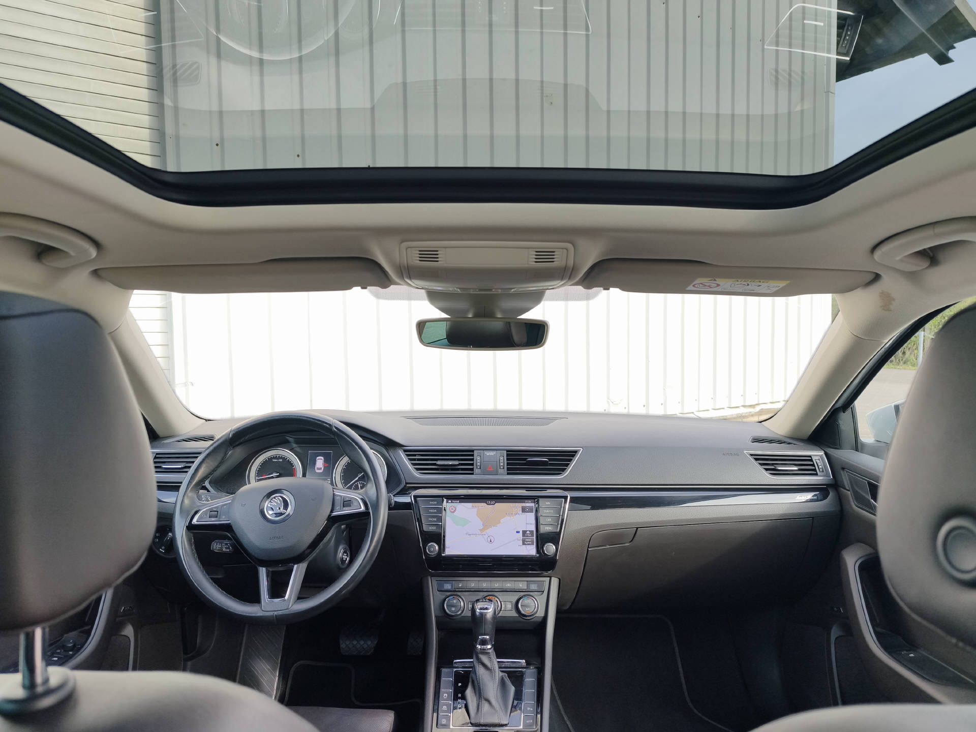 SKODA Superb Combi 2.0 TSI 280 L & K 4x4 DSG-image-7