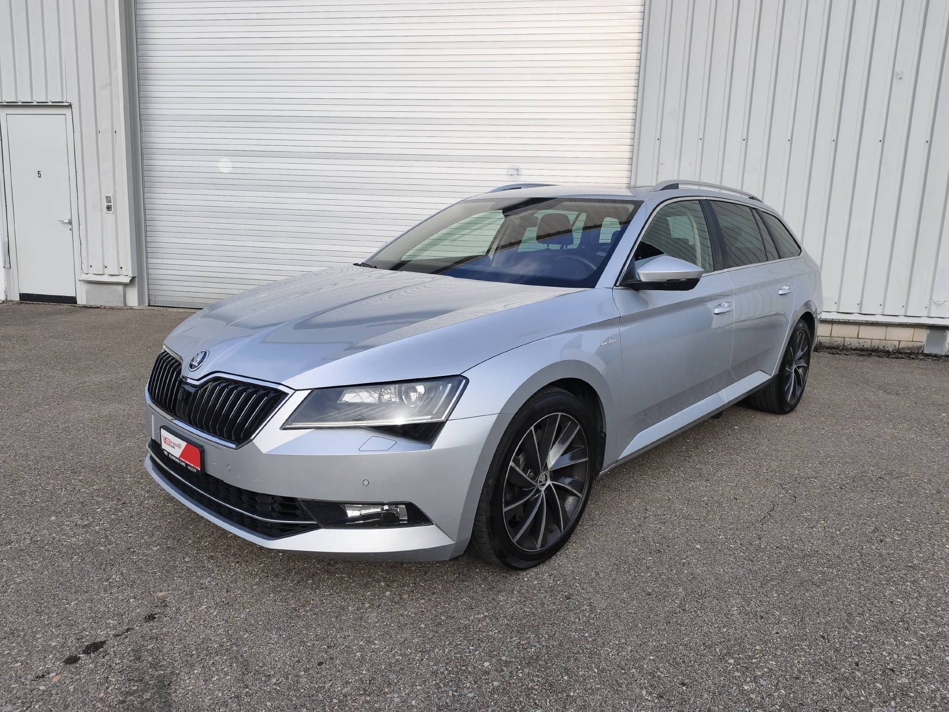 SKODA Superb Combi 2.0 TSI 280 L & K 4x4 DSG-image-1
