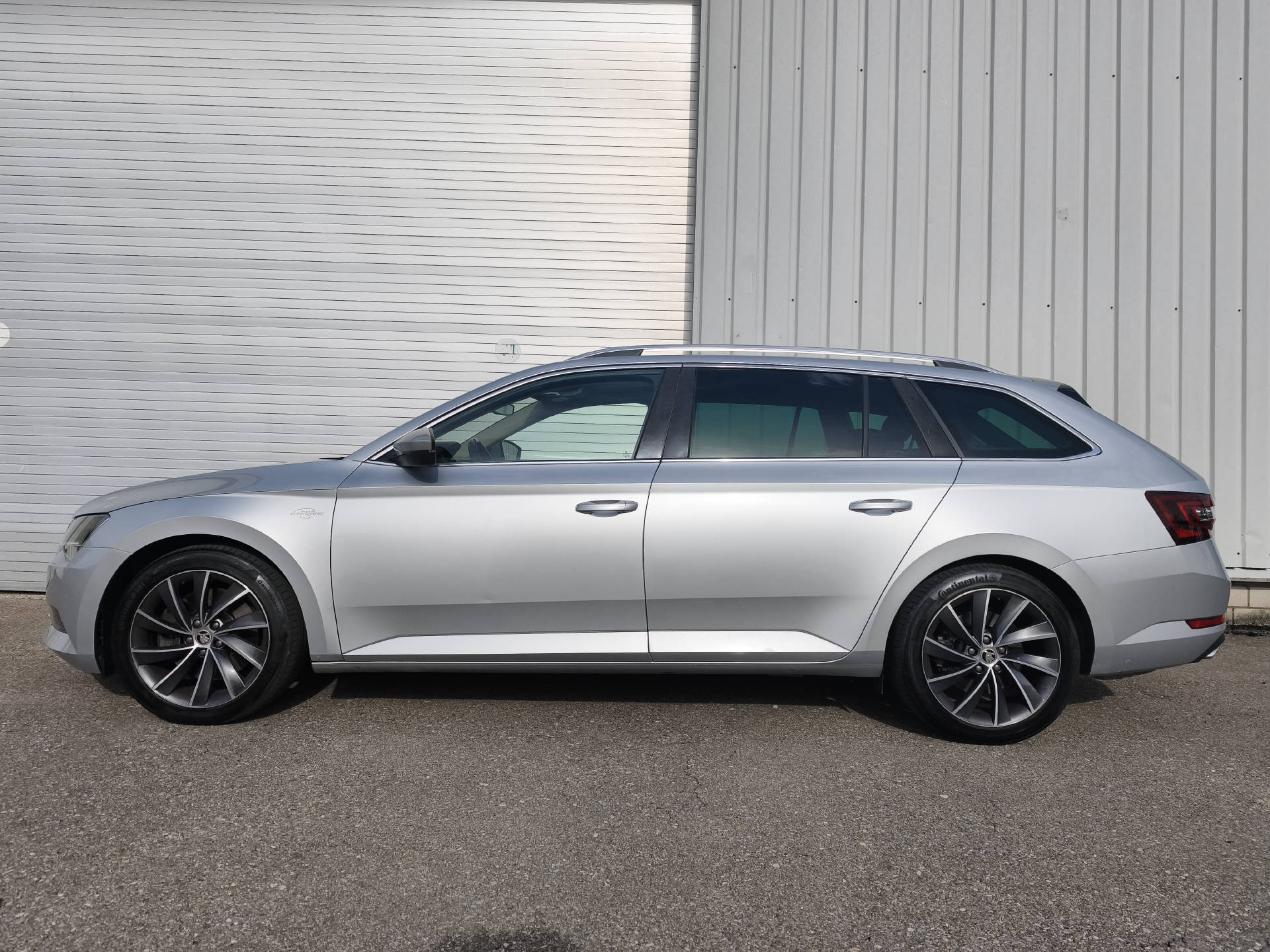 SKODA Superb Combi 2.0 TSI 280 L & K 4x4 DSG-image-4