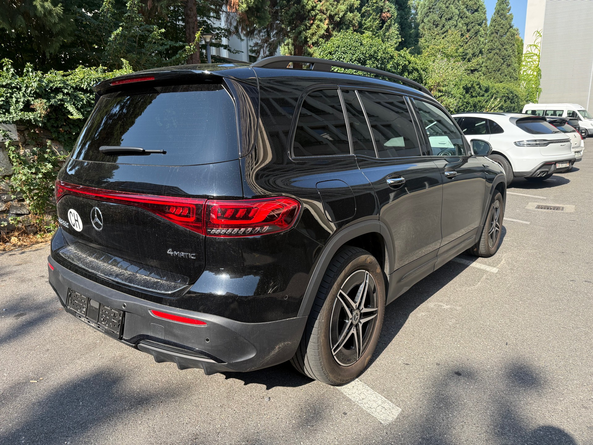 MERCEDES-BENZ EQB 350 AMG Line 4matic-image-4