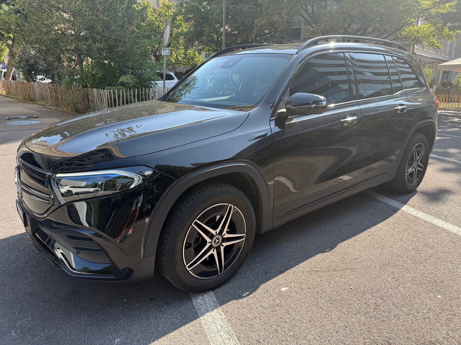 MERCEDES-BENZ EQB 350 AMG Line 4matic-image-0