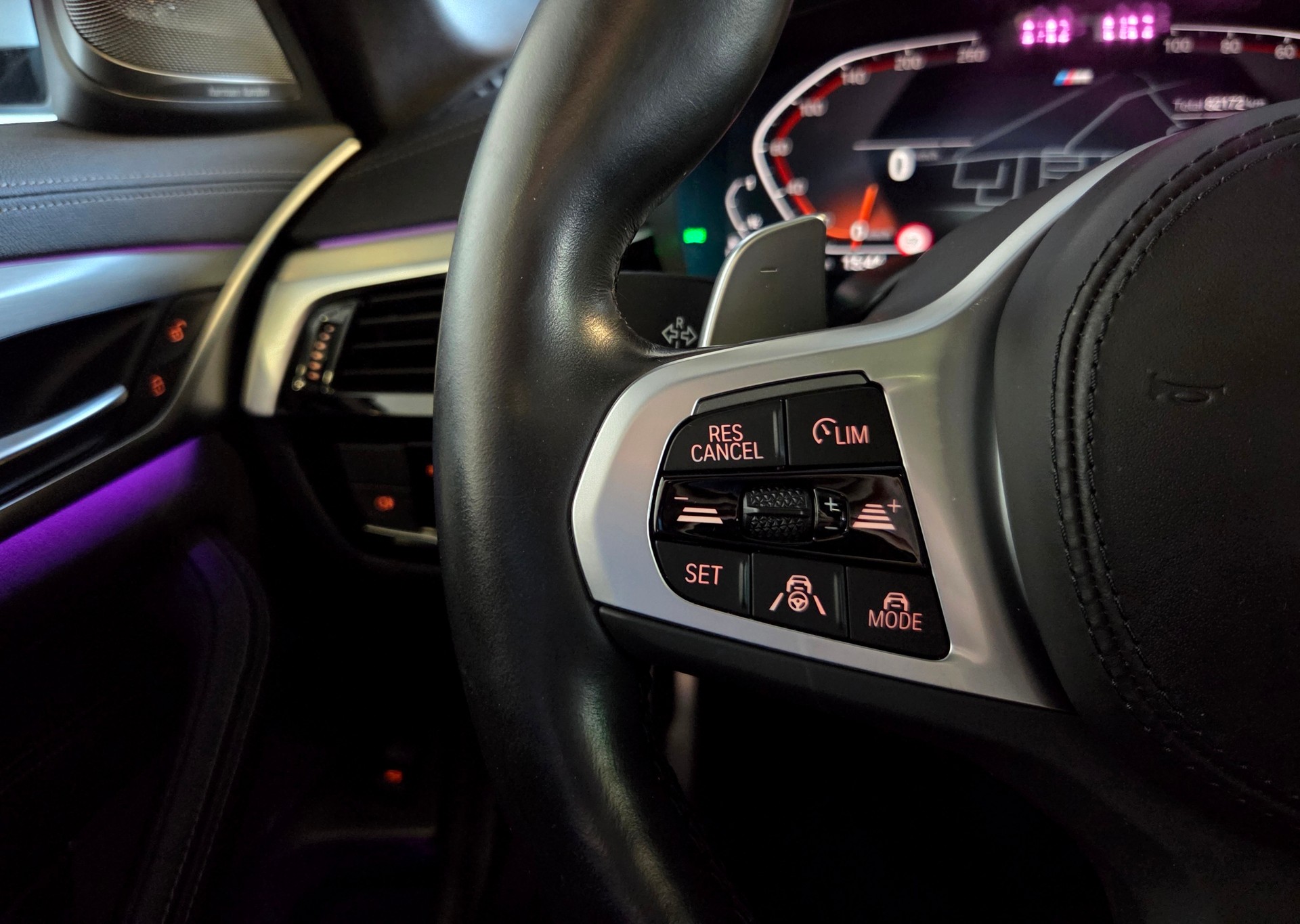 BMW 530d xDrive M-Sport Touring-image-13
