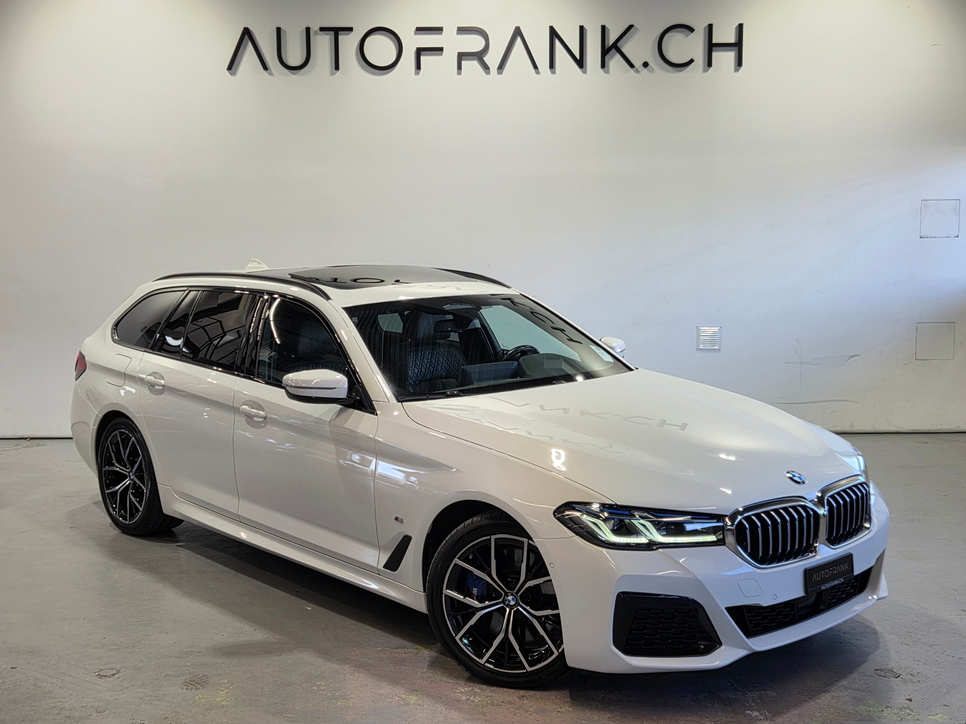 BMW 530d xDrive M-Sport Touring-image-22