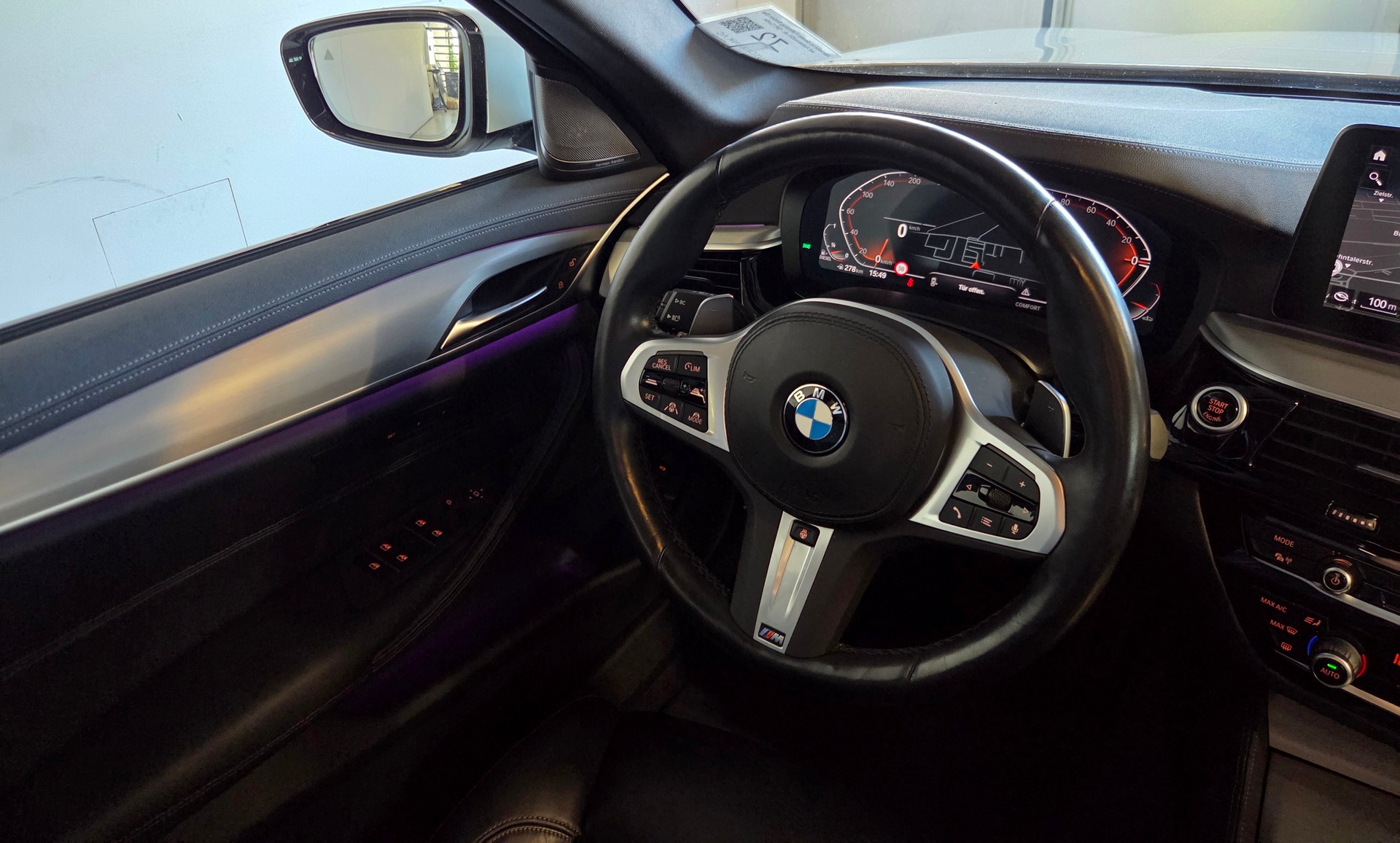 BMW 530d xDrive M-Sport Touring-image-18