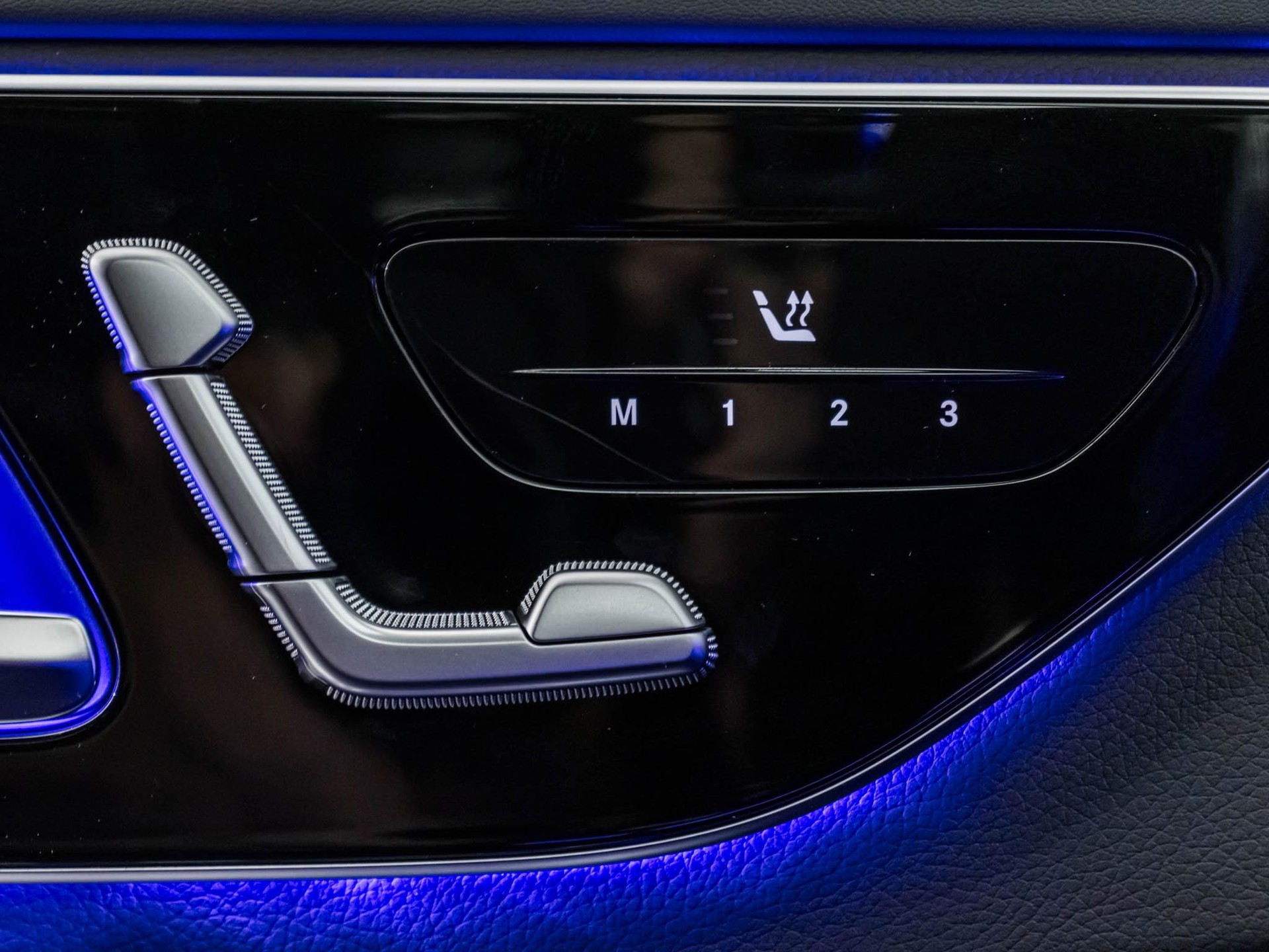 MERCEDES-BENZ C 220 d 4MATIC T-Modell Swiss Star-image-11