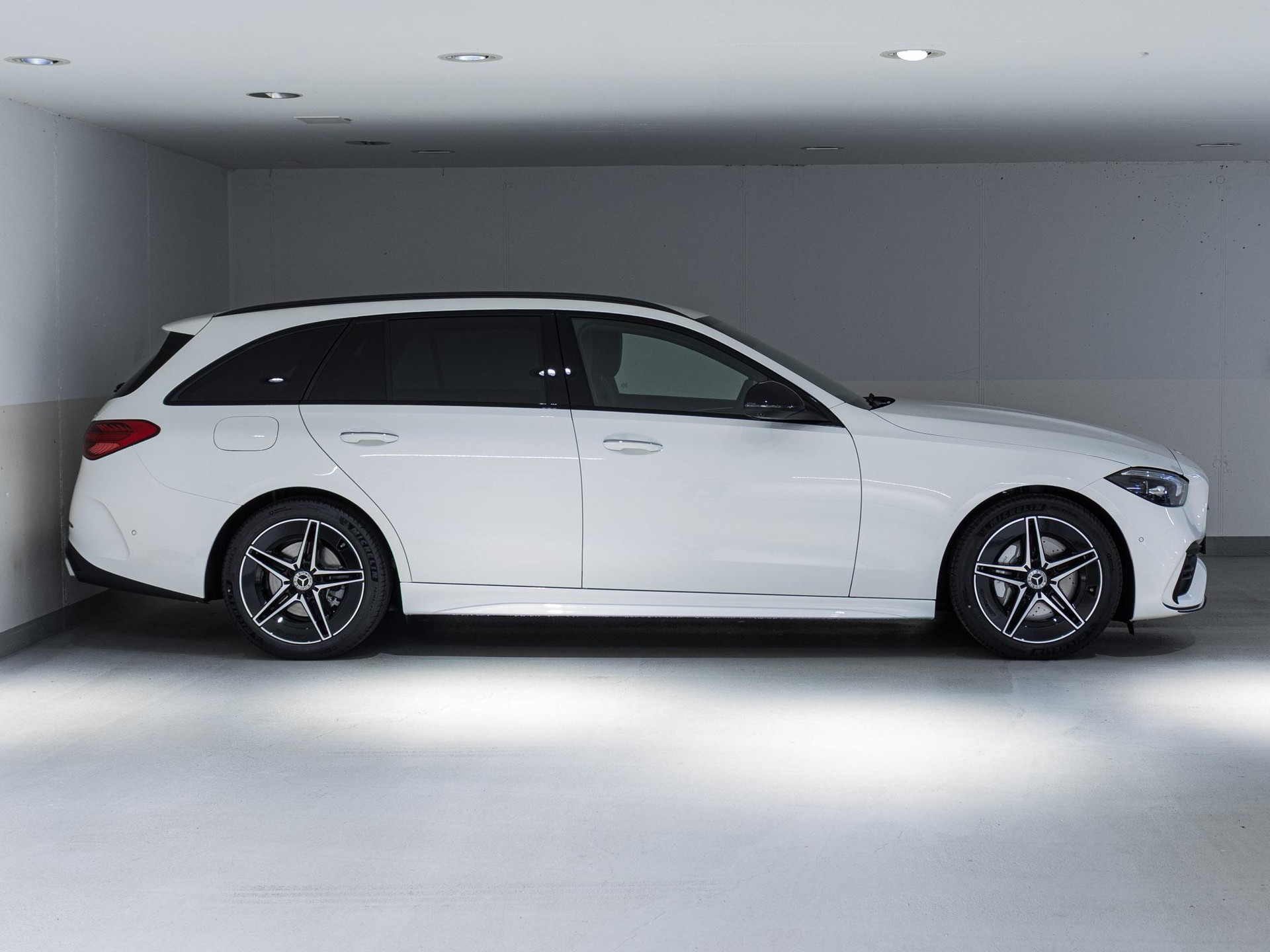 MERCEDES-BENZ C 220 d 4MATIC T-Modell Swiss Star-image-1