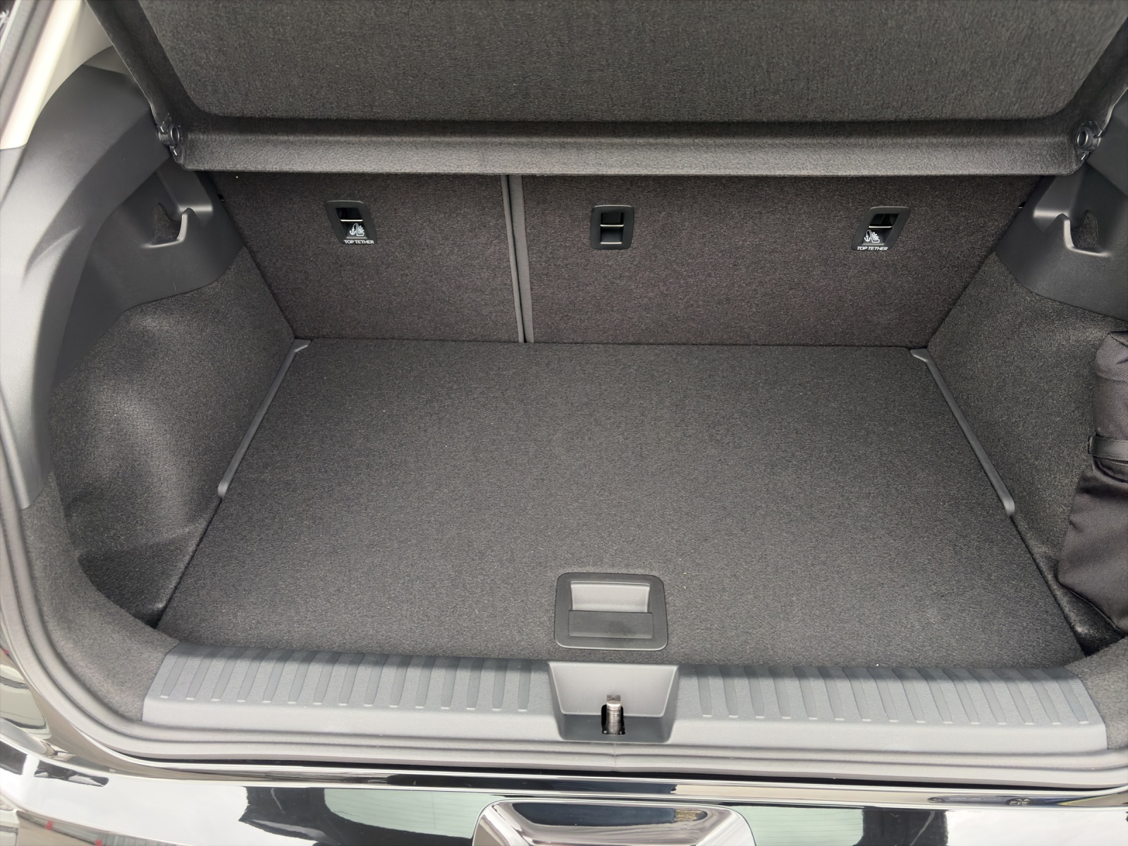 VW ID.Polo 52 kWh Life Edition One-image-12