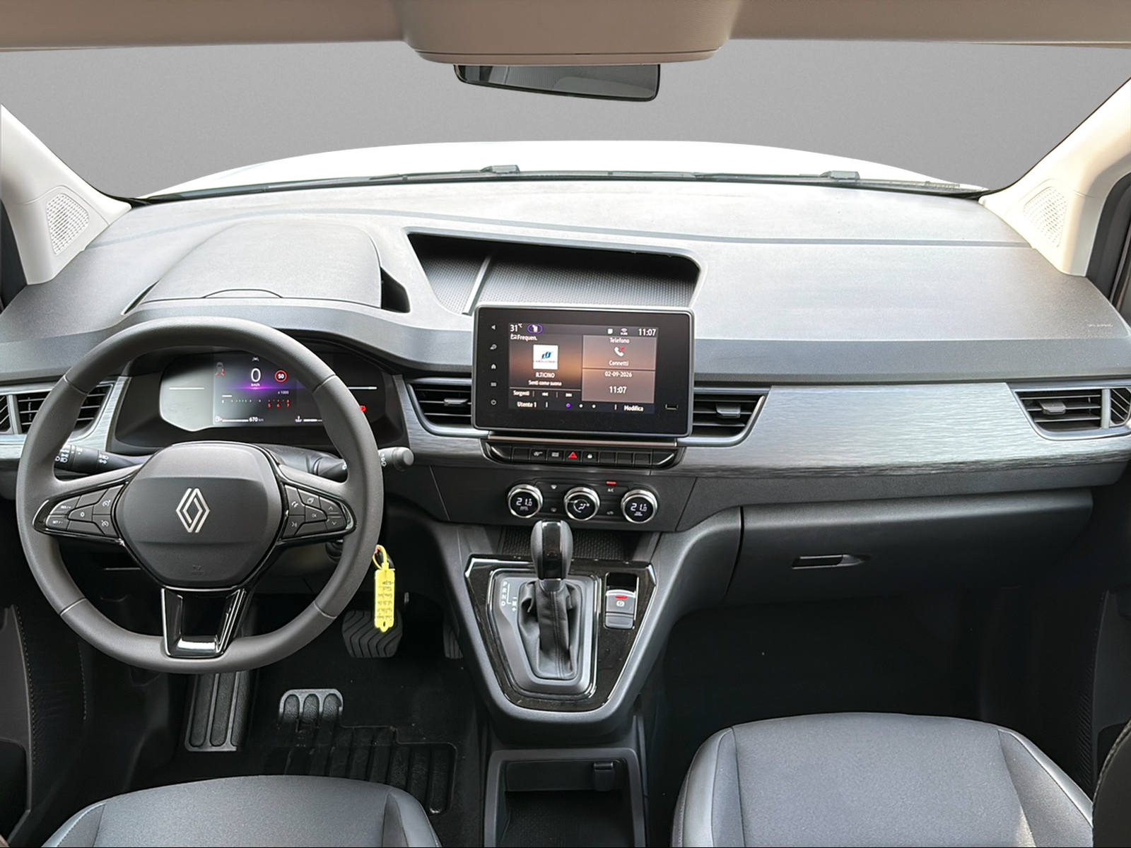 RENAULT equilibre 1.3 TCe 130 PF EDC // DISABILI-image-8
