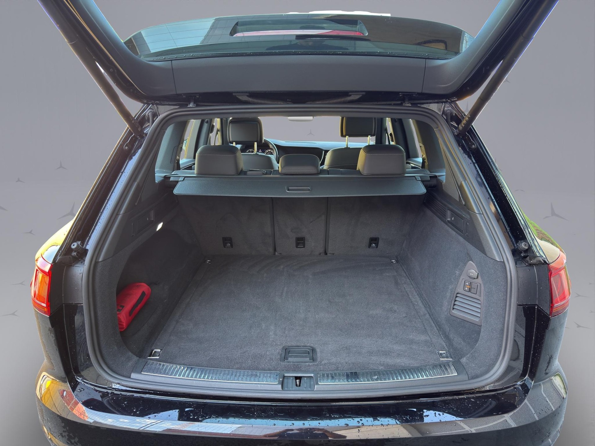 VW Touareg 3.0 V6 TDI 286 R-Line-image-17