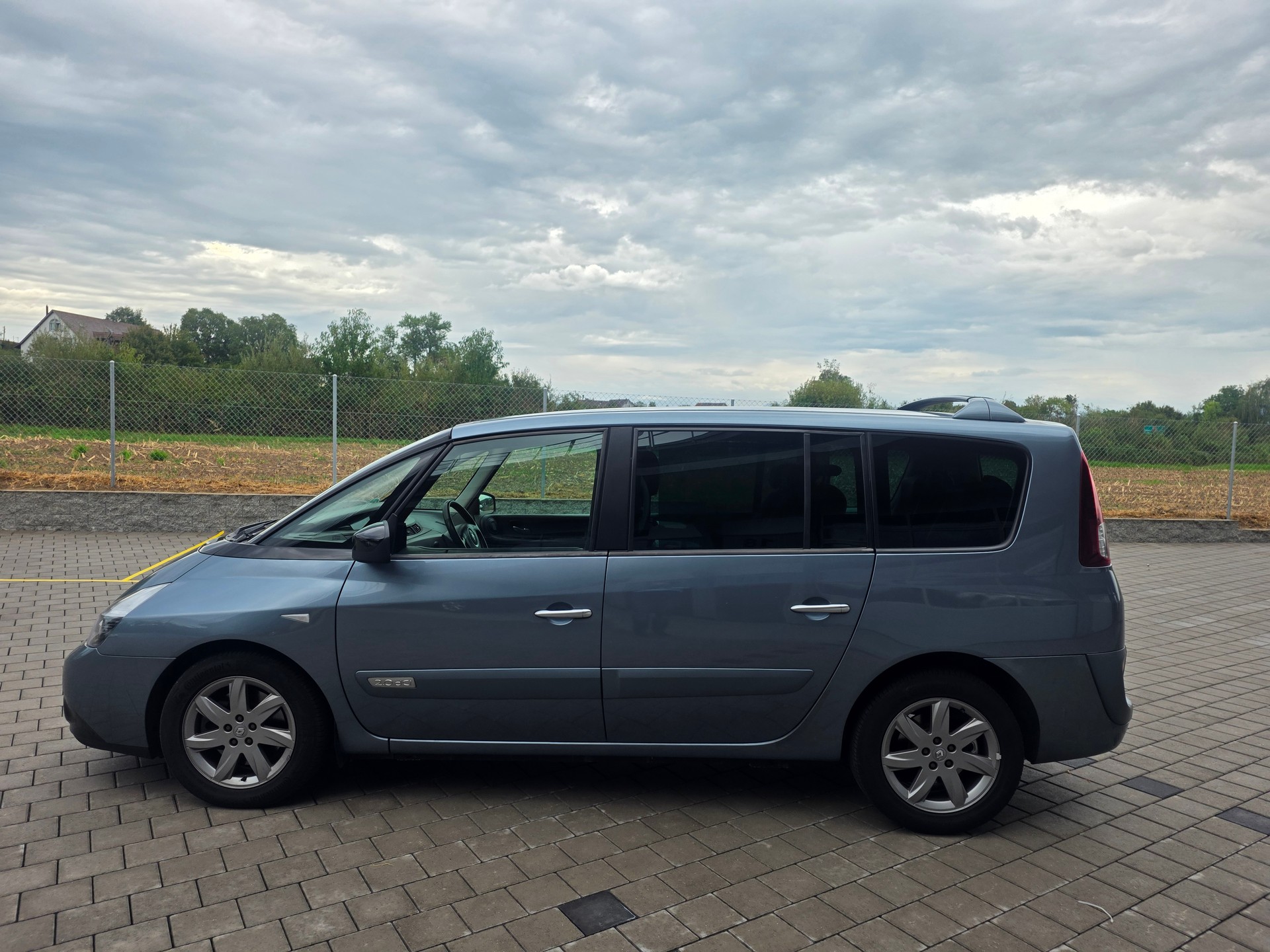 RENAULT Grand Espace 2.0 dCi Swiss Edition-image-7