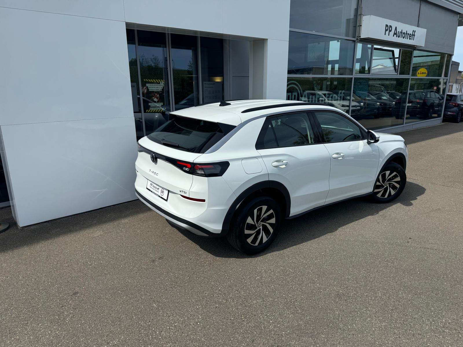 VW T-Roc 1.5 eTSI mHEV Trend DSG-image-3