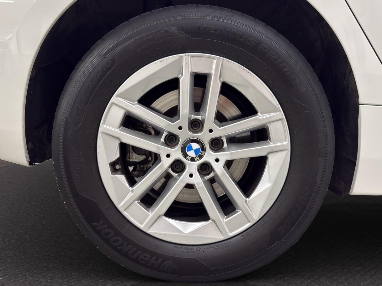 BMW 218d Active Tourer-image-10