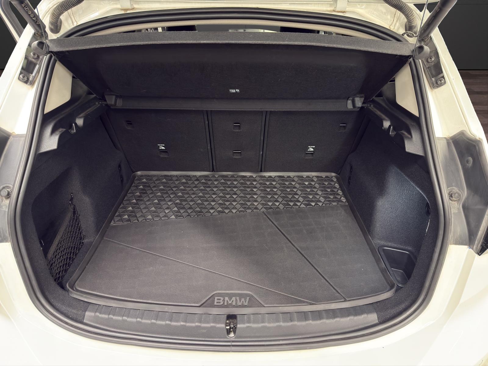 BMW 218d Active Tourer-image-22