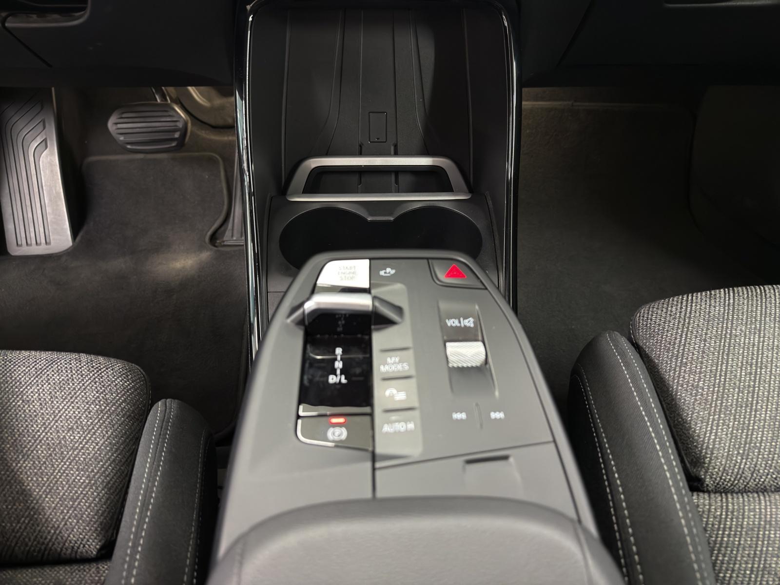 BMW 218d Active Tourer-image-16