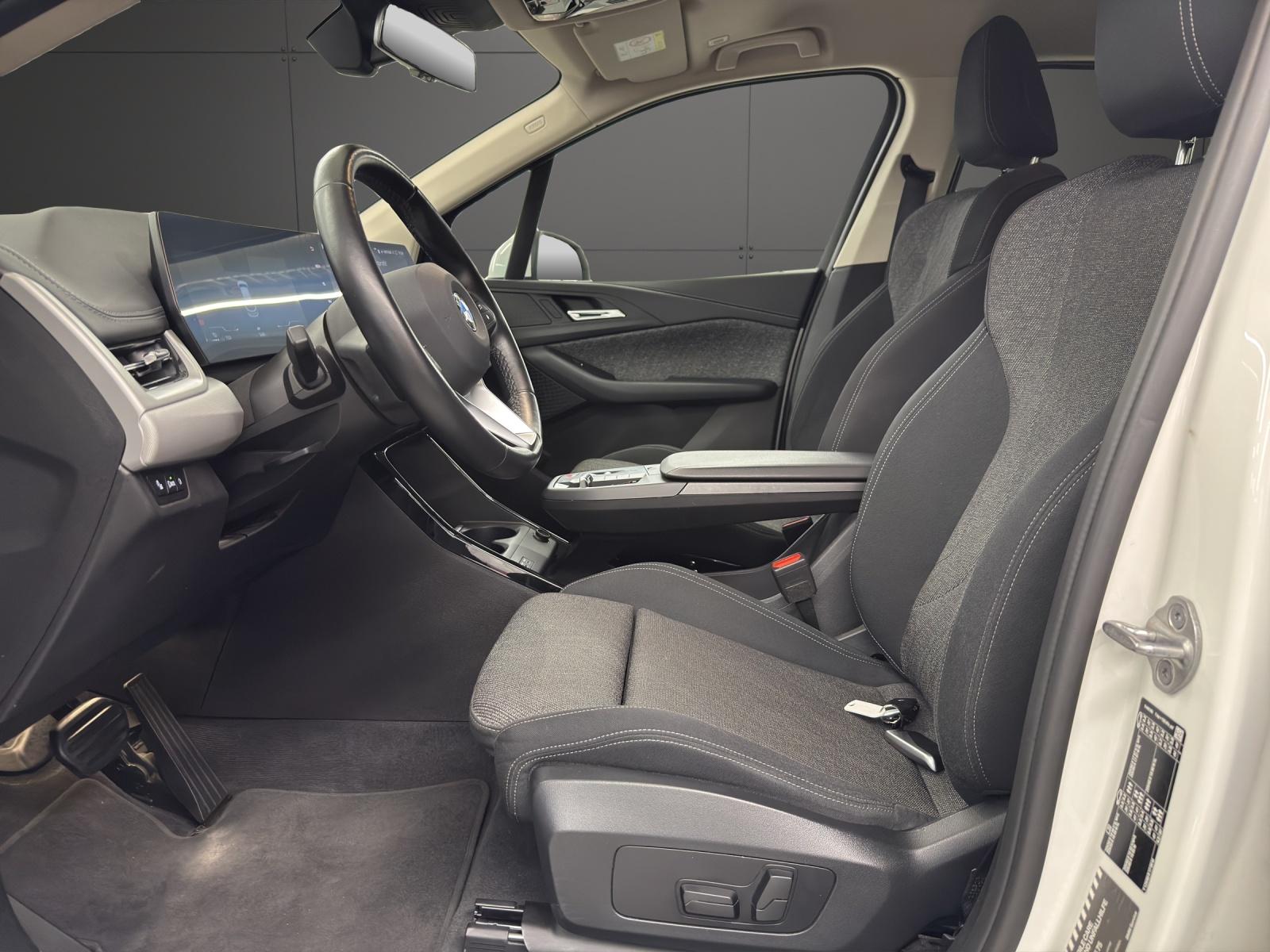BMW 218d Active Tourer-image-6