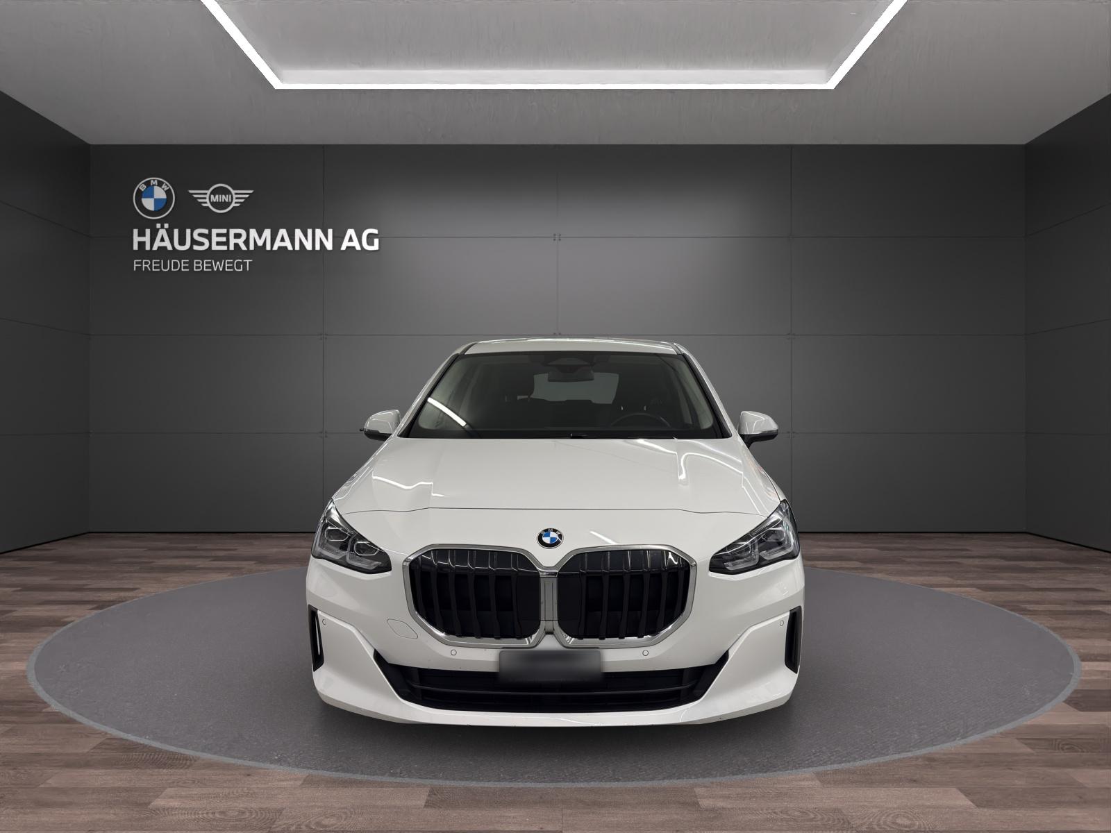 BMW 218d Active Tourer-image-1