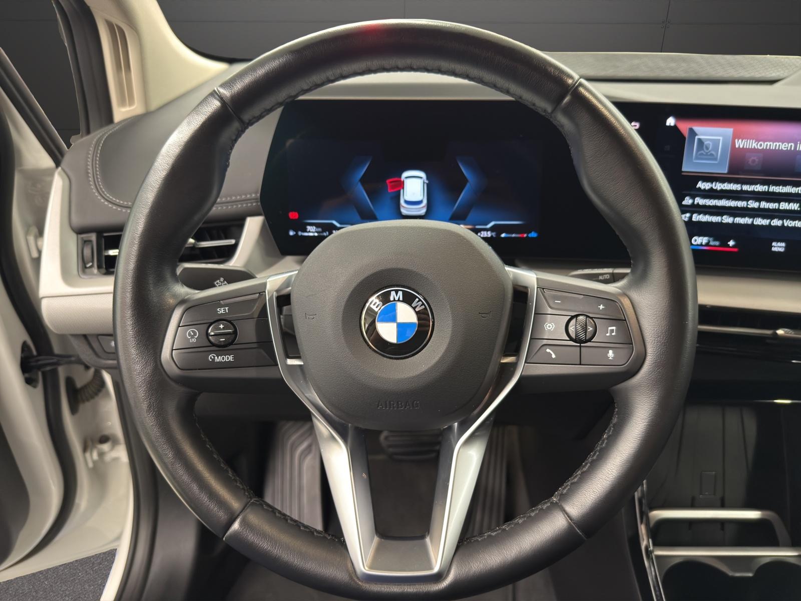 BMW 218d Active Tourer-image-12