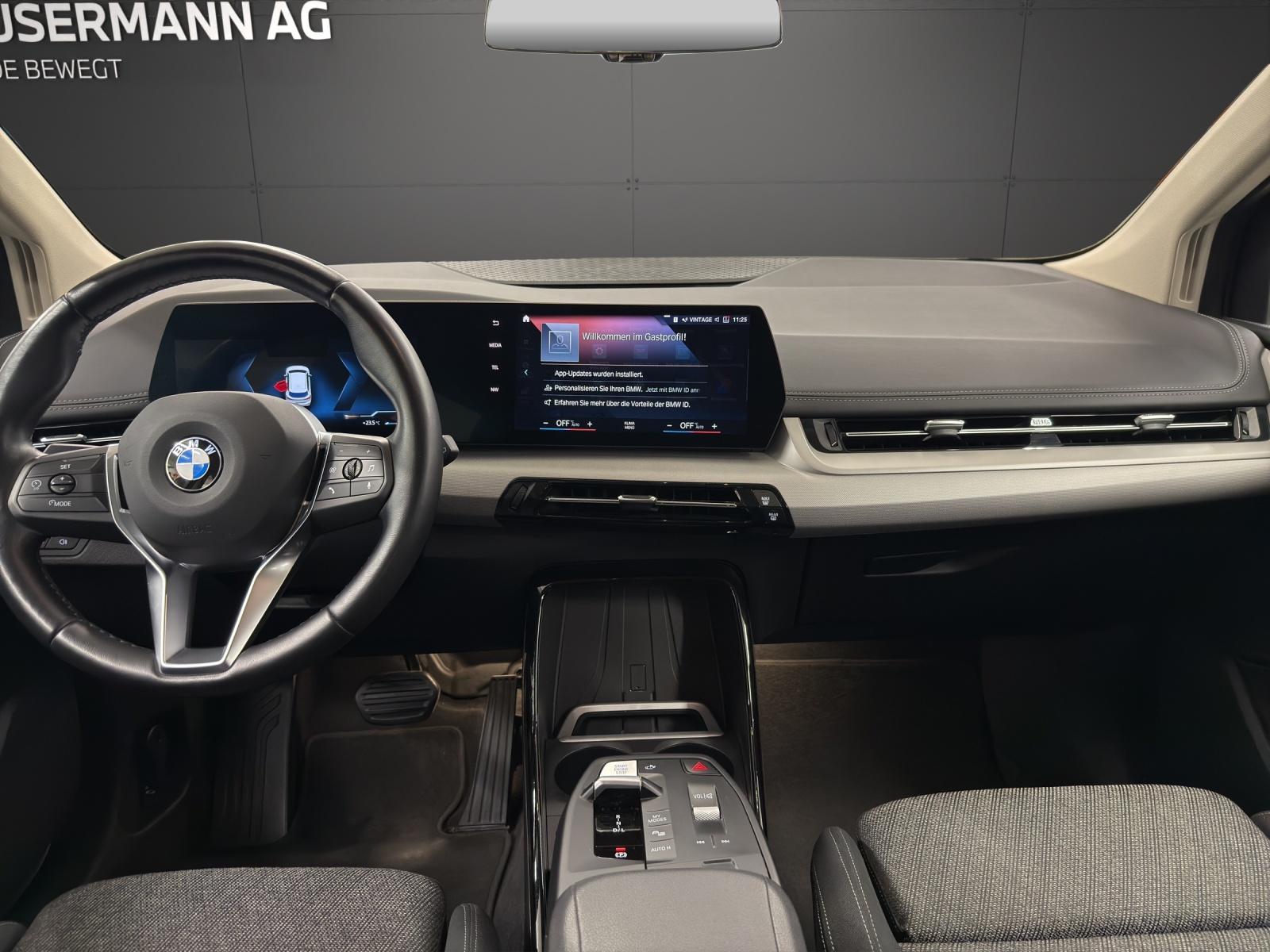BMW 218d Active Tourer-image-7