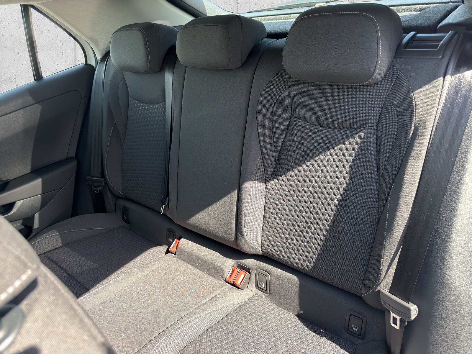 VW T-Roc 1.5 eTSI mHEV Trend DSG-image-12