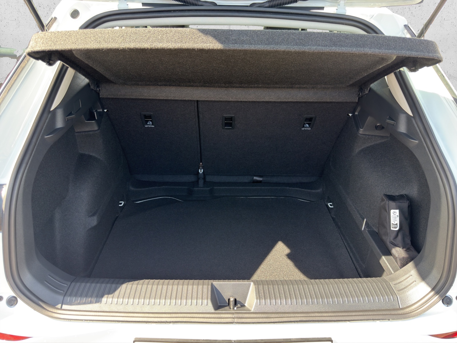 VW T-Roc 1.5 eTSI mHEV Trend DSG-image-14