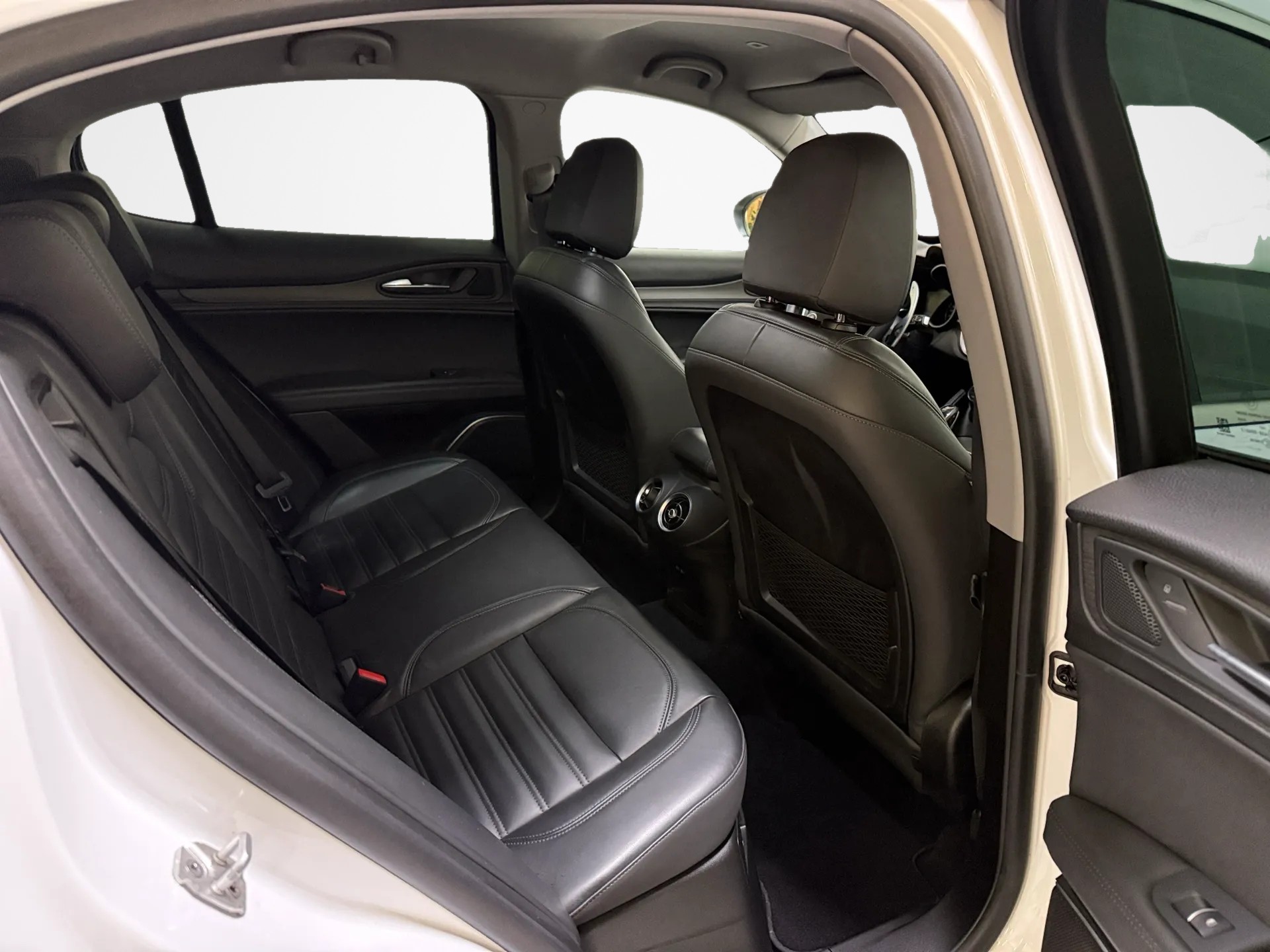 ALFA ROMEO Stelvio 2.2 JTDM Executive Q4 Automatic-image-8