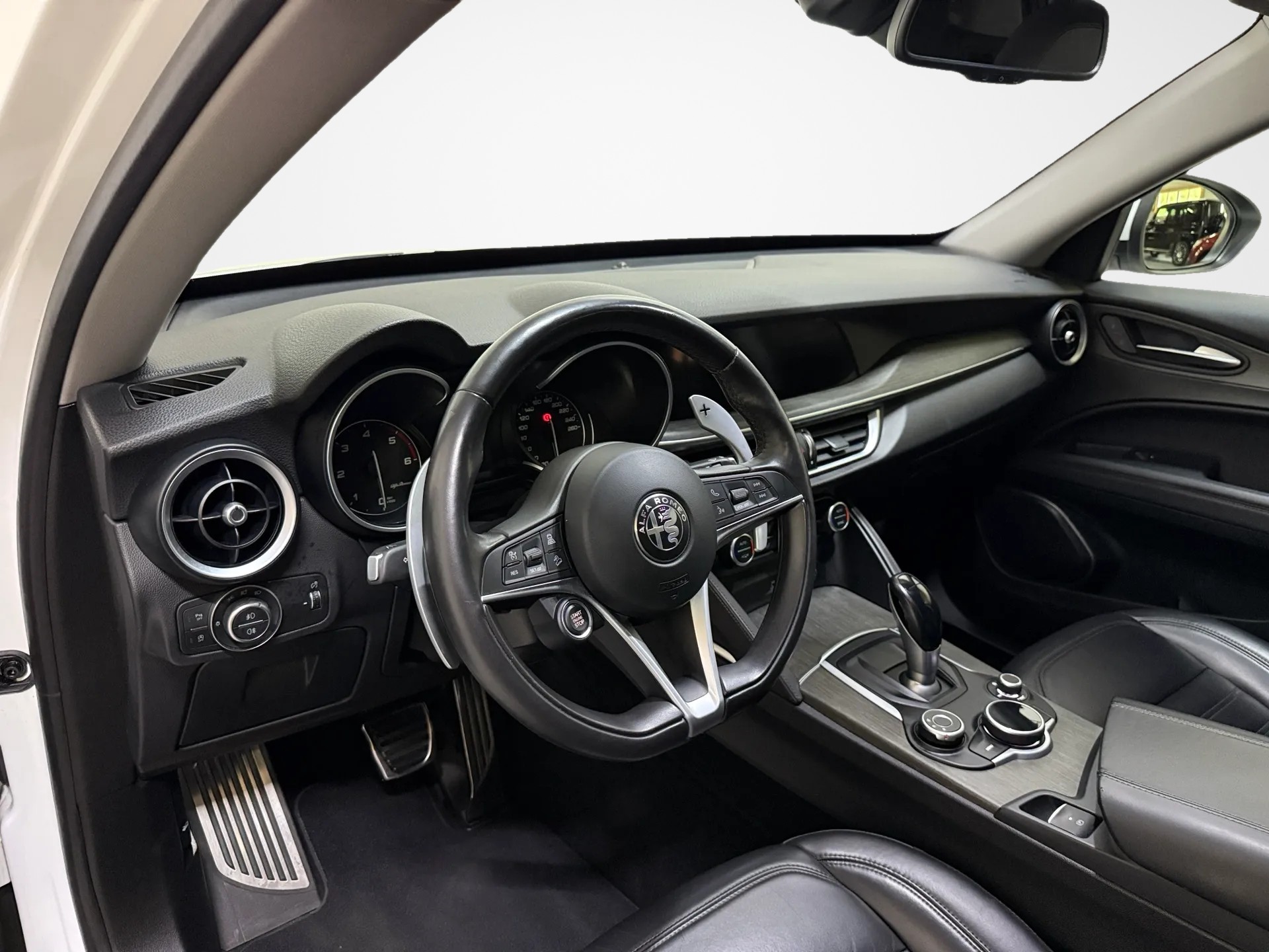 ALFA ROMEO Stelvio 2.2 JTDM Executive Q4 Automatic-image-13