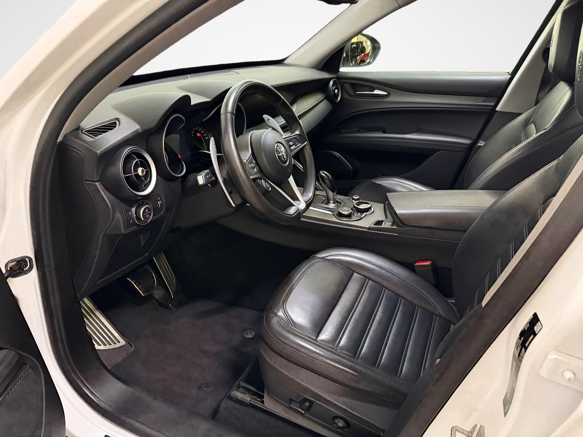 ALFA ROMEO Stelvio 2.2 JTDM Executive Q4 Automatic-image-11