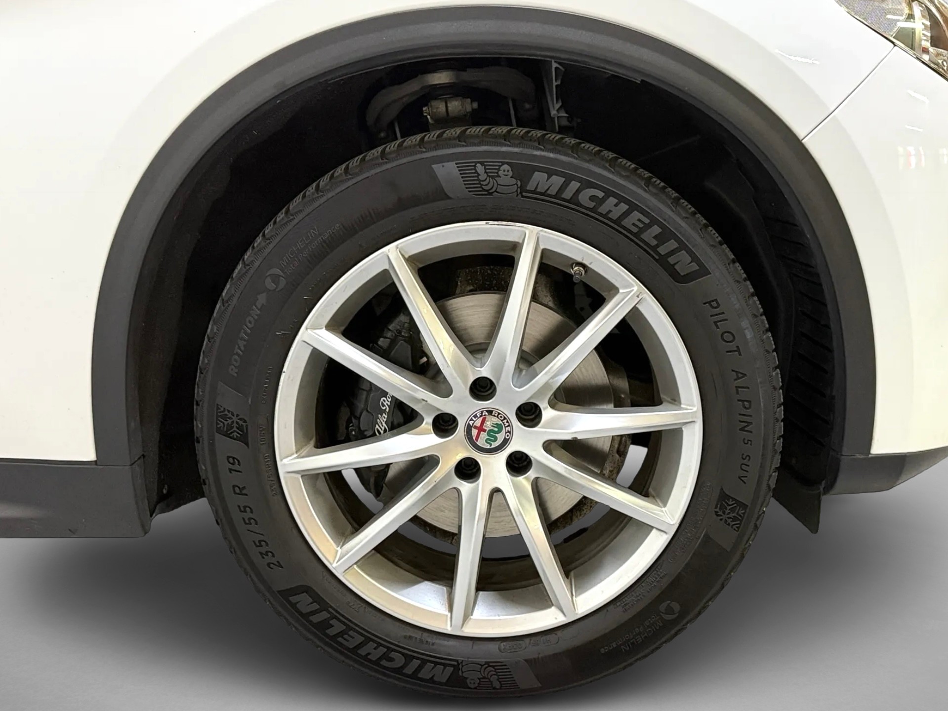 ALFA ROMEO Stelvio 2.2 JTDM Executive Q4 Automatic-image-6