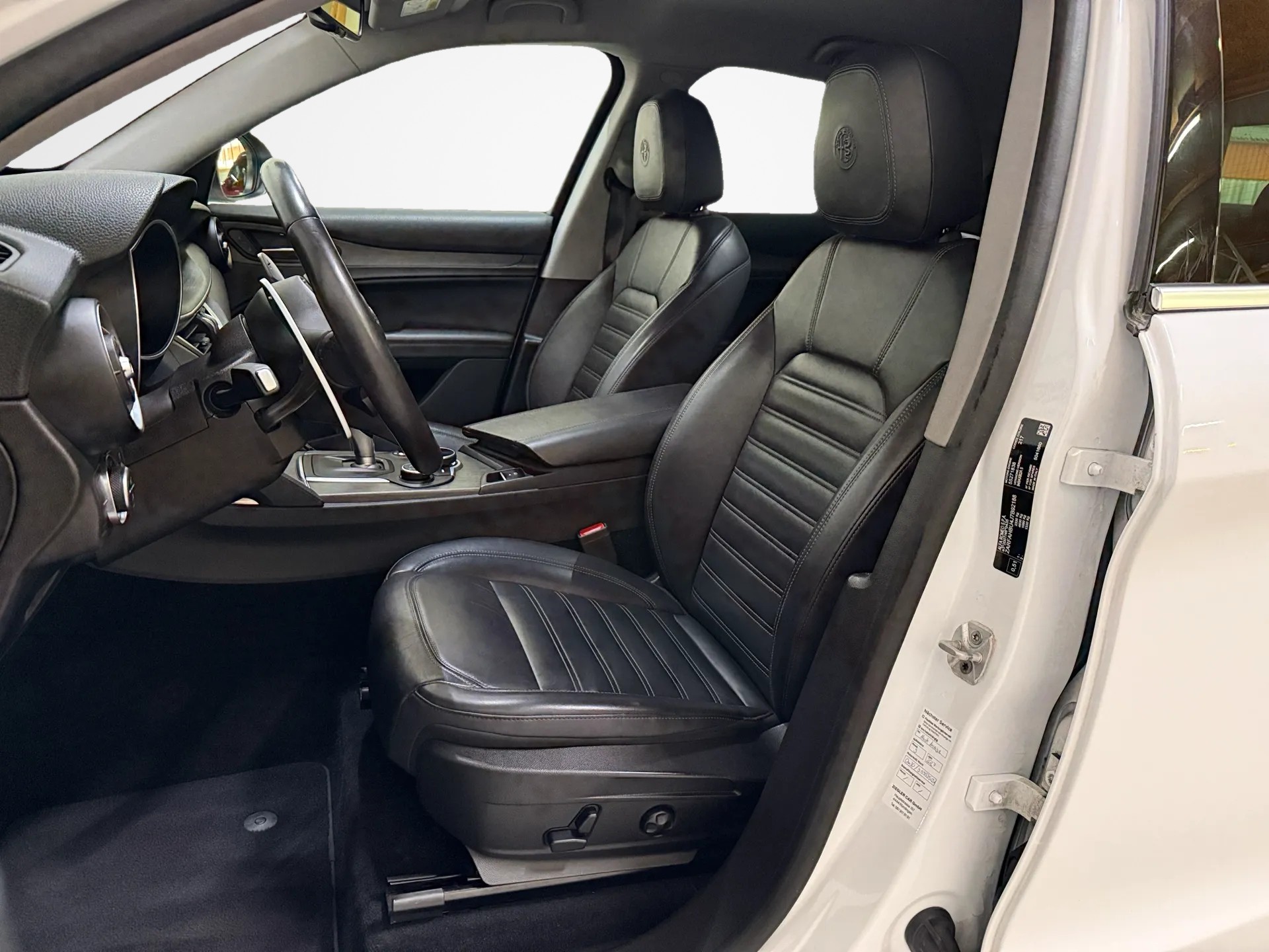 ALFA ROMEO Stelvio 2.2 JTDM Executive Q4 Automatic-image-12