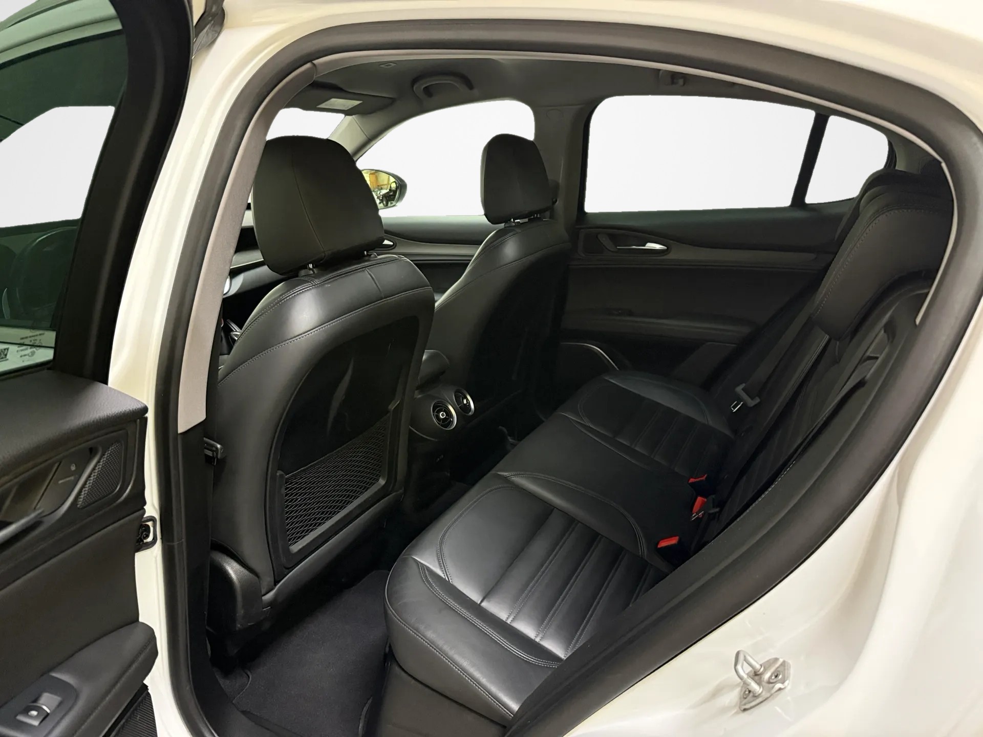 ALFA ROMEO Stelvio 2.2 JTDM Executive Q4 Automatic-image-10