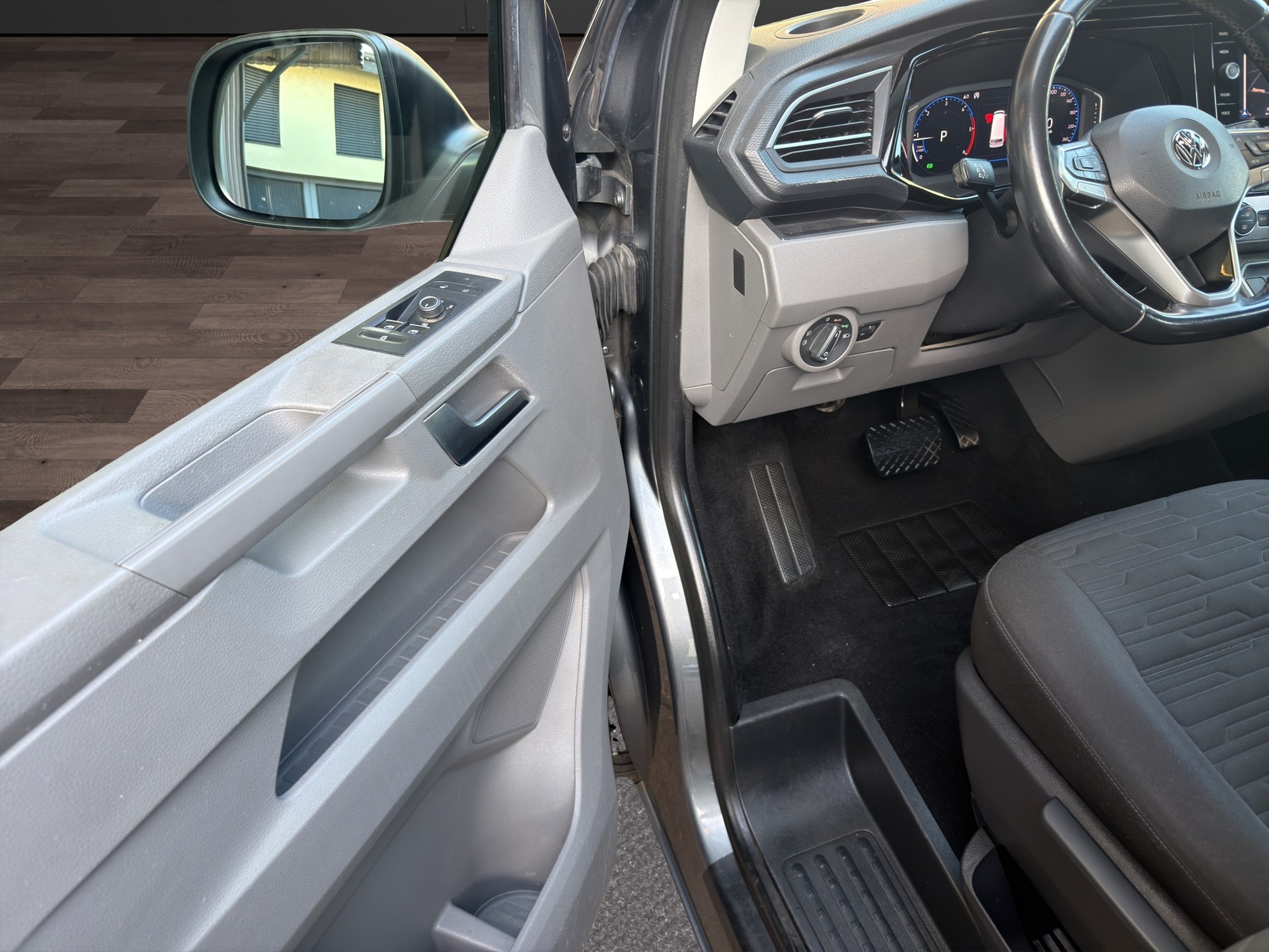 VW T6.1 Caravelle 2.0 BiTDI Comfortline Liberty DSG-image-19