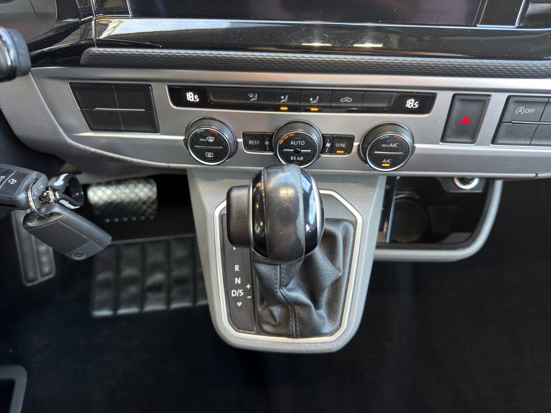 VW T6.1 Caravelle 2.0 BiTDI Comfortline Liberty DSG-image-14